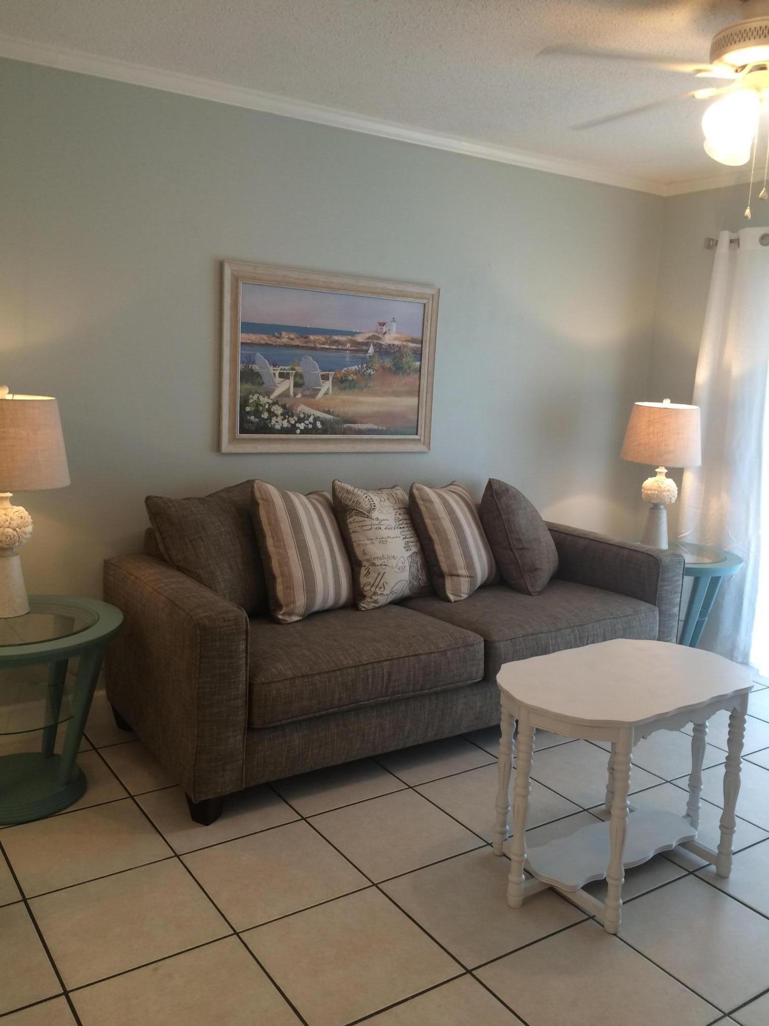 LAKEVIEW CONDO - Residential