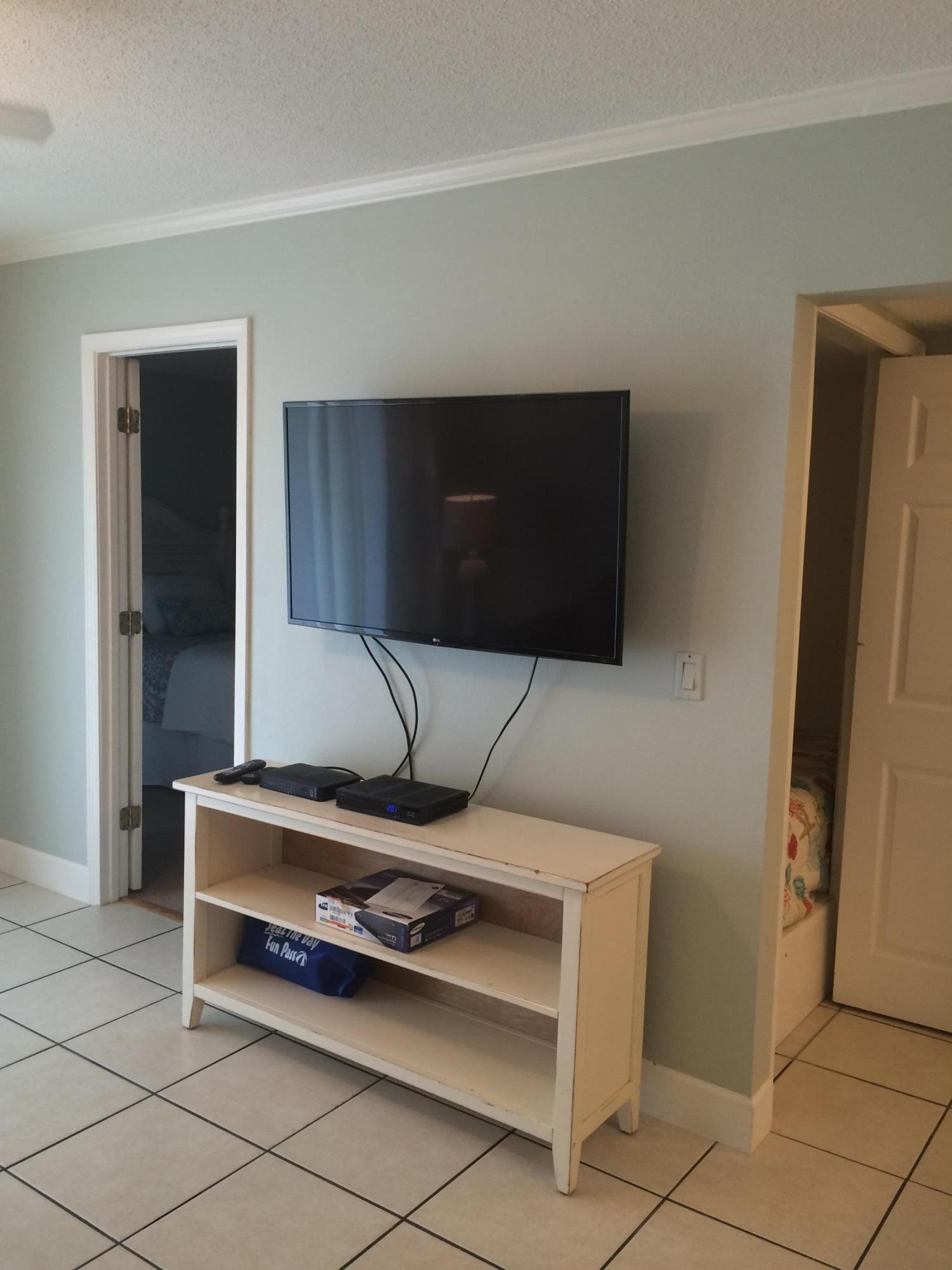 LAKEVIEW CONDO - Residential