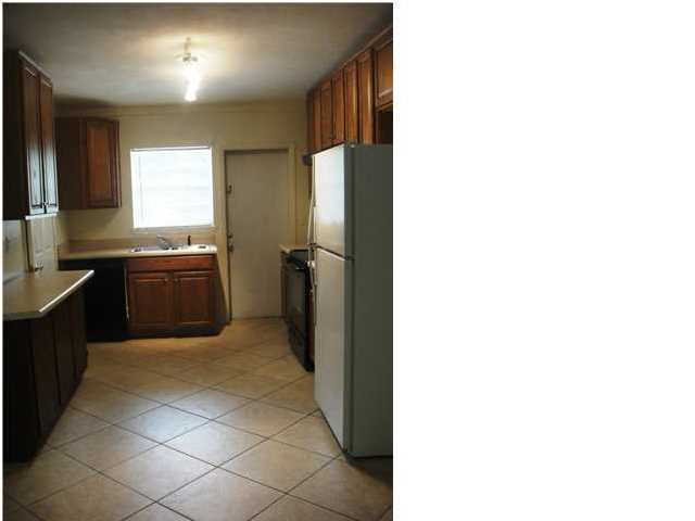 RACETRACK ROAD RESUB - Residential Lease