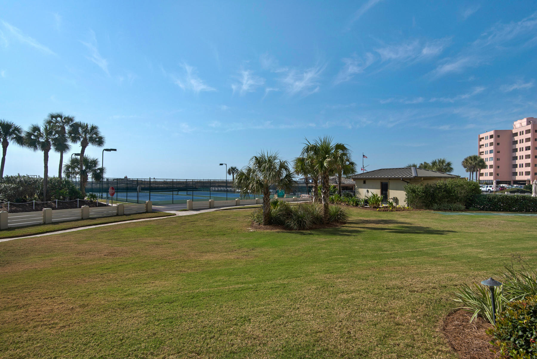 ISLANDER CONDO - Residential