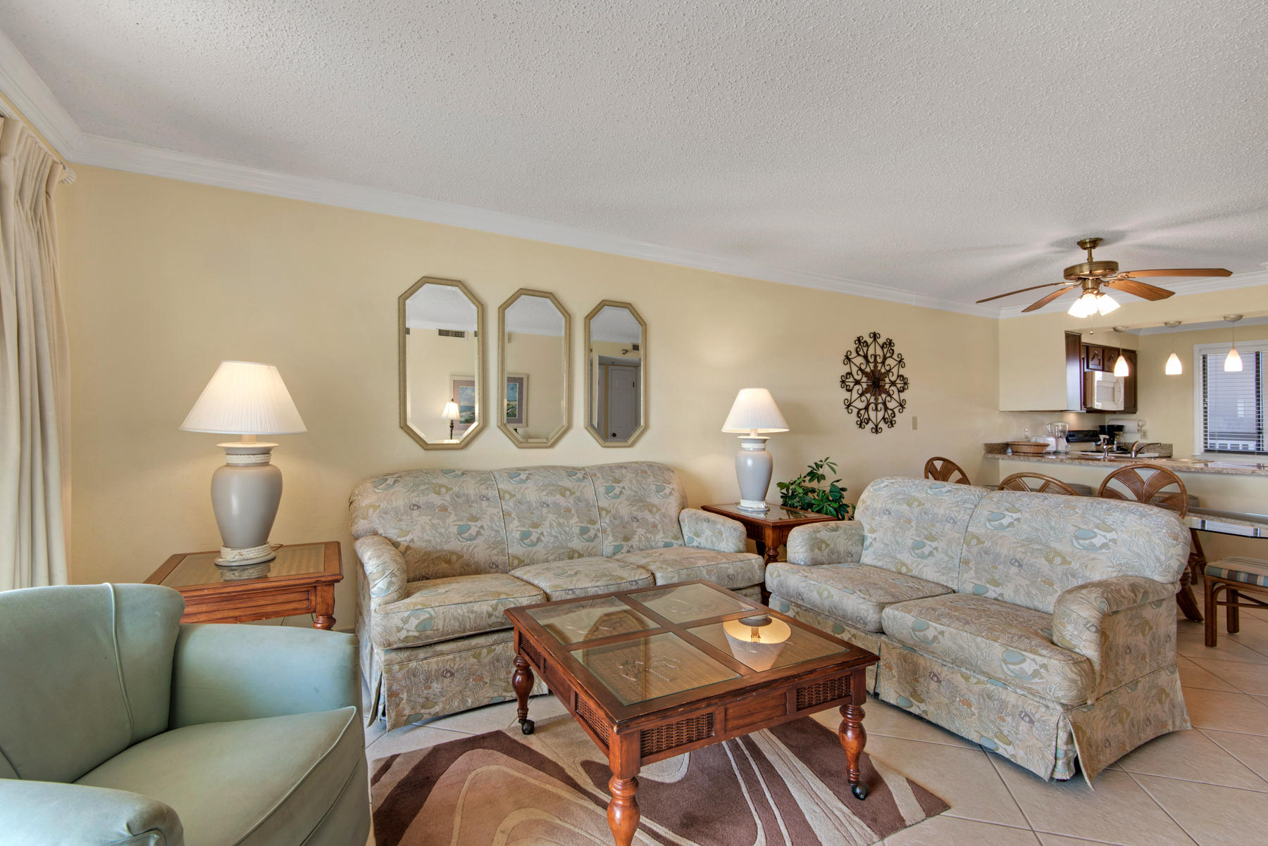 ISLANDER CONDO - Residential