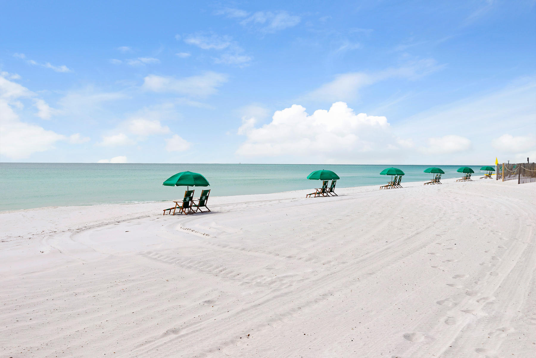 ISLANDER CONDO - Residential