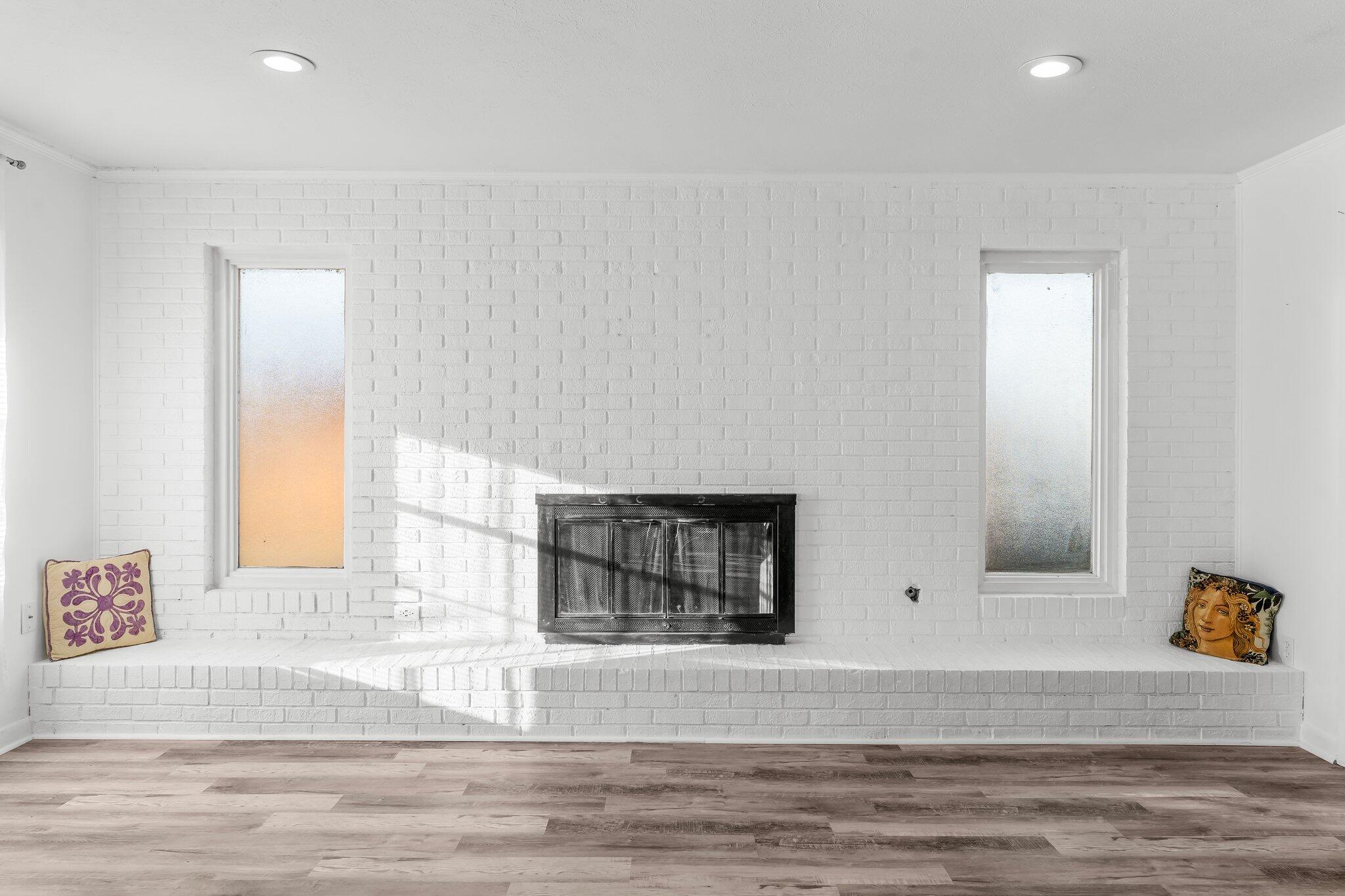 IMPERIAL OAKS - Residential