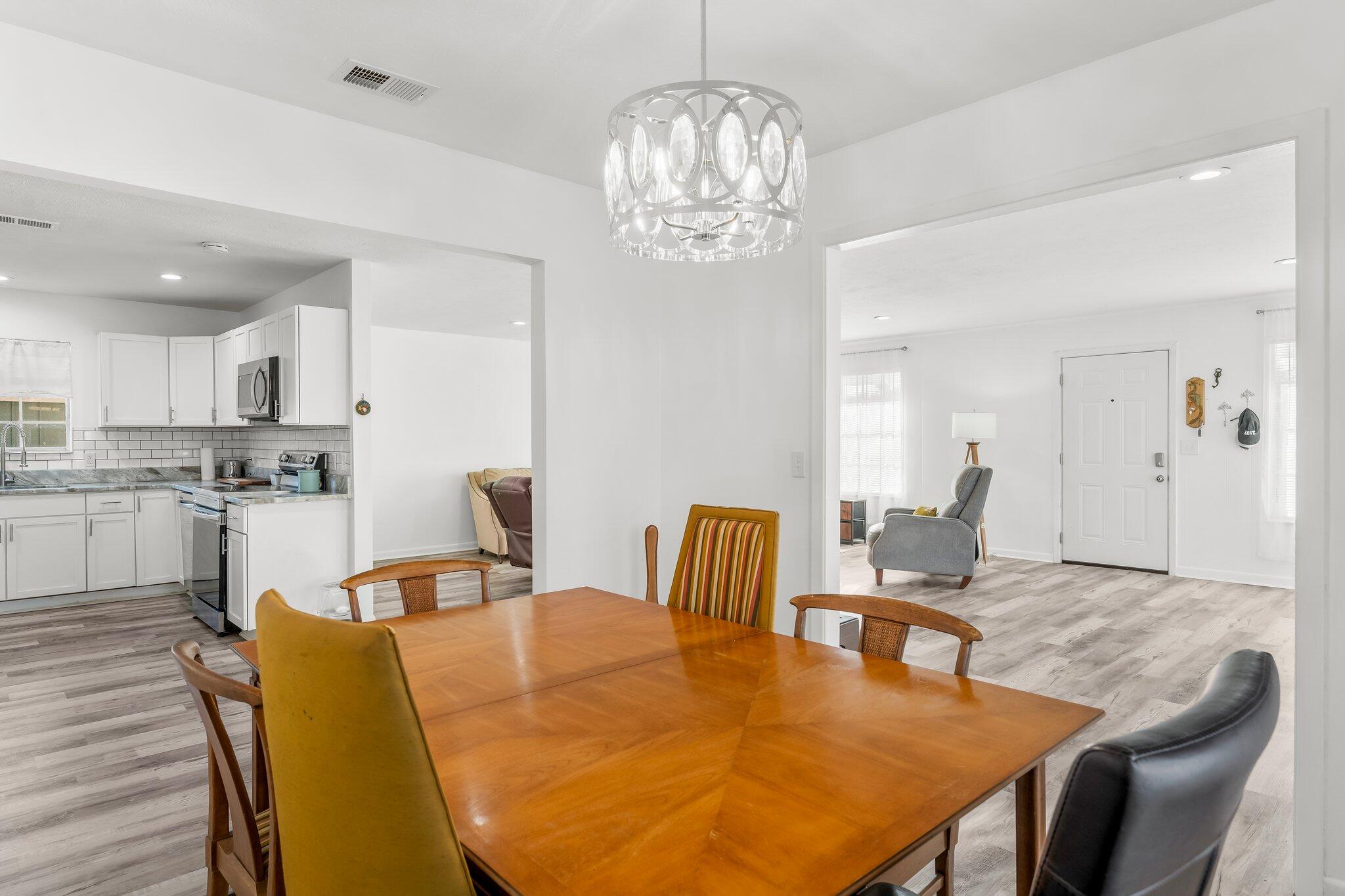 IMPERIAL OAKS - Residential