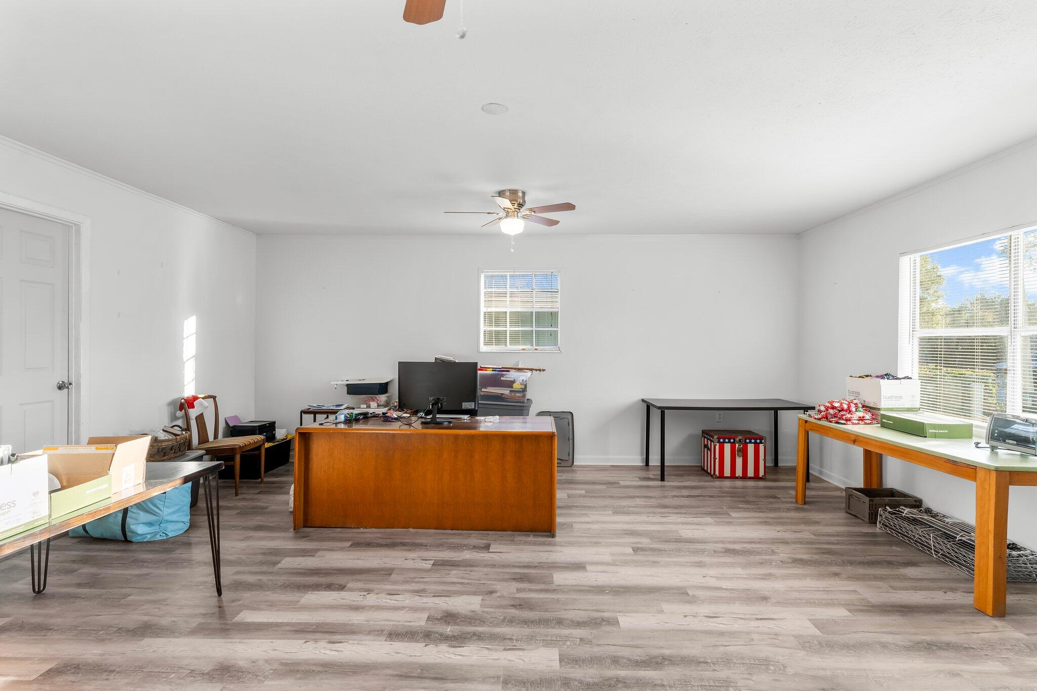 IMPERIAL OAKS - Residential