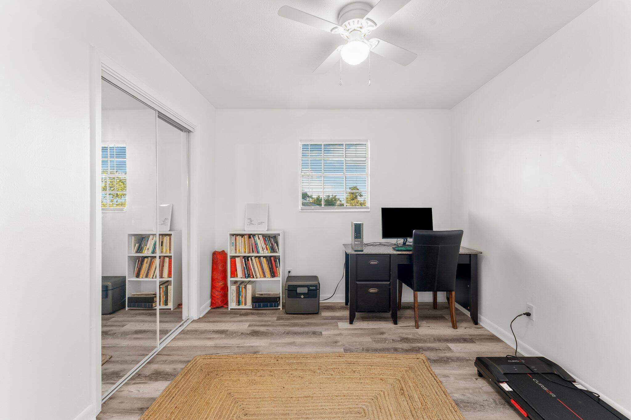 IMPERIAL OAKS - Residential
