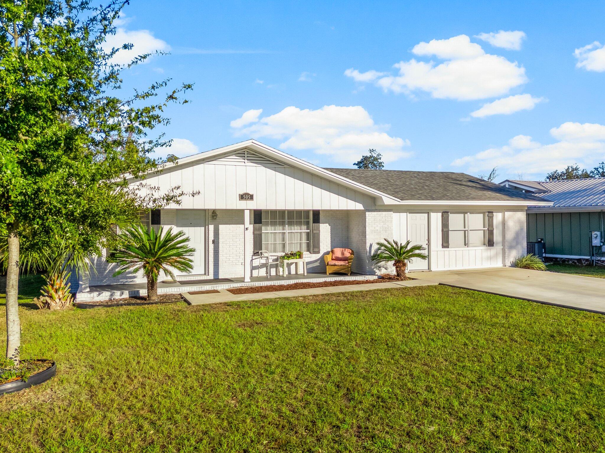 IMPERIAL OAKS - Residential