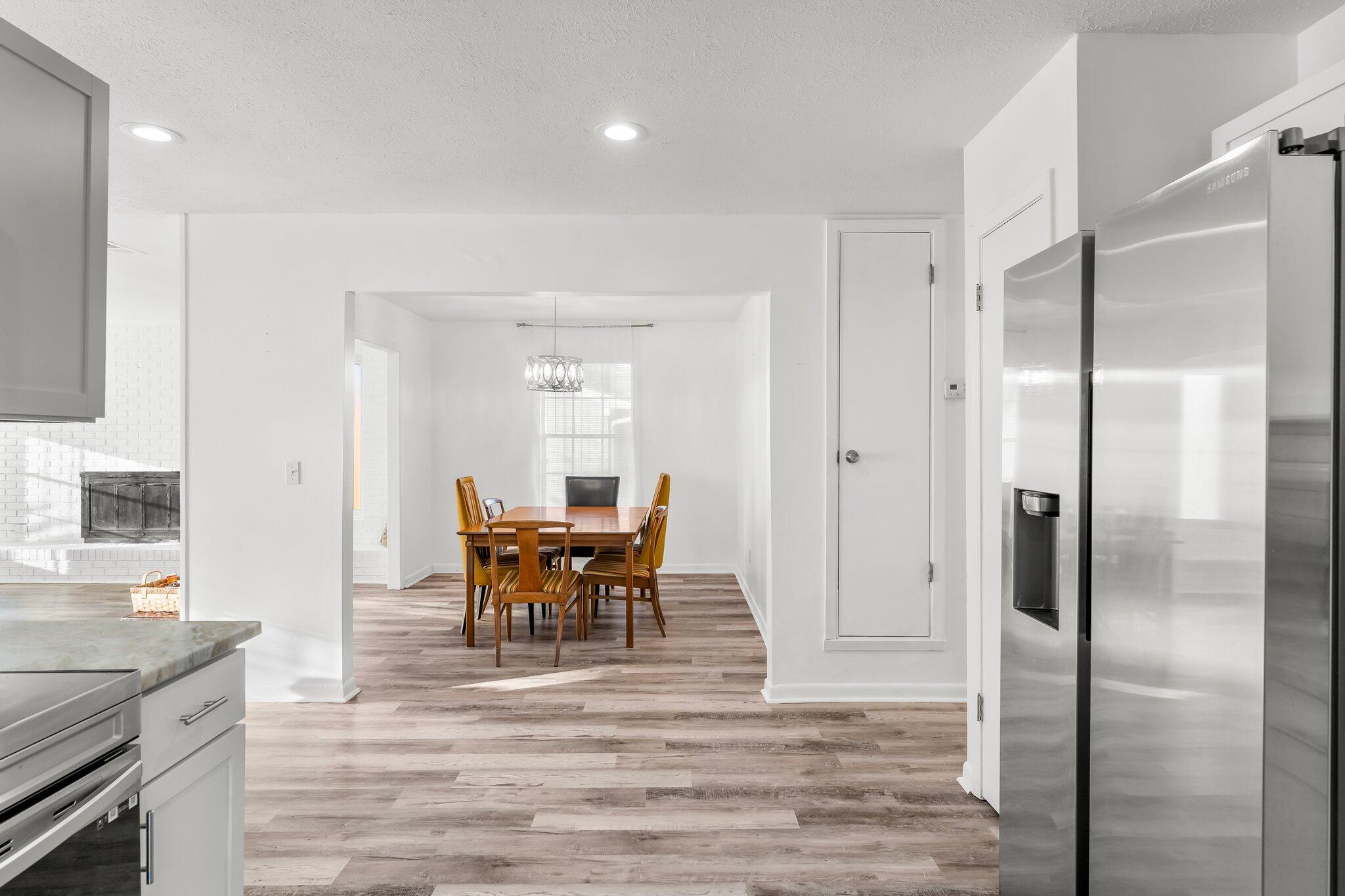 IMPERIAL OAKS - Residential