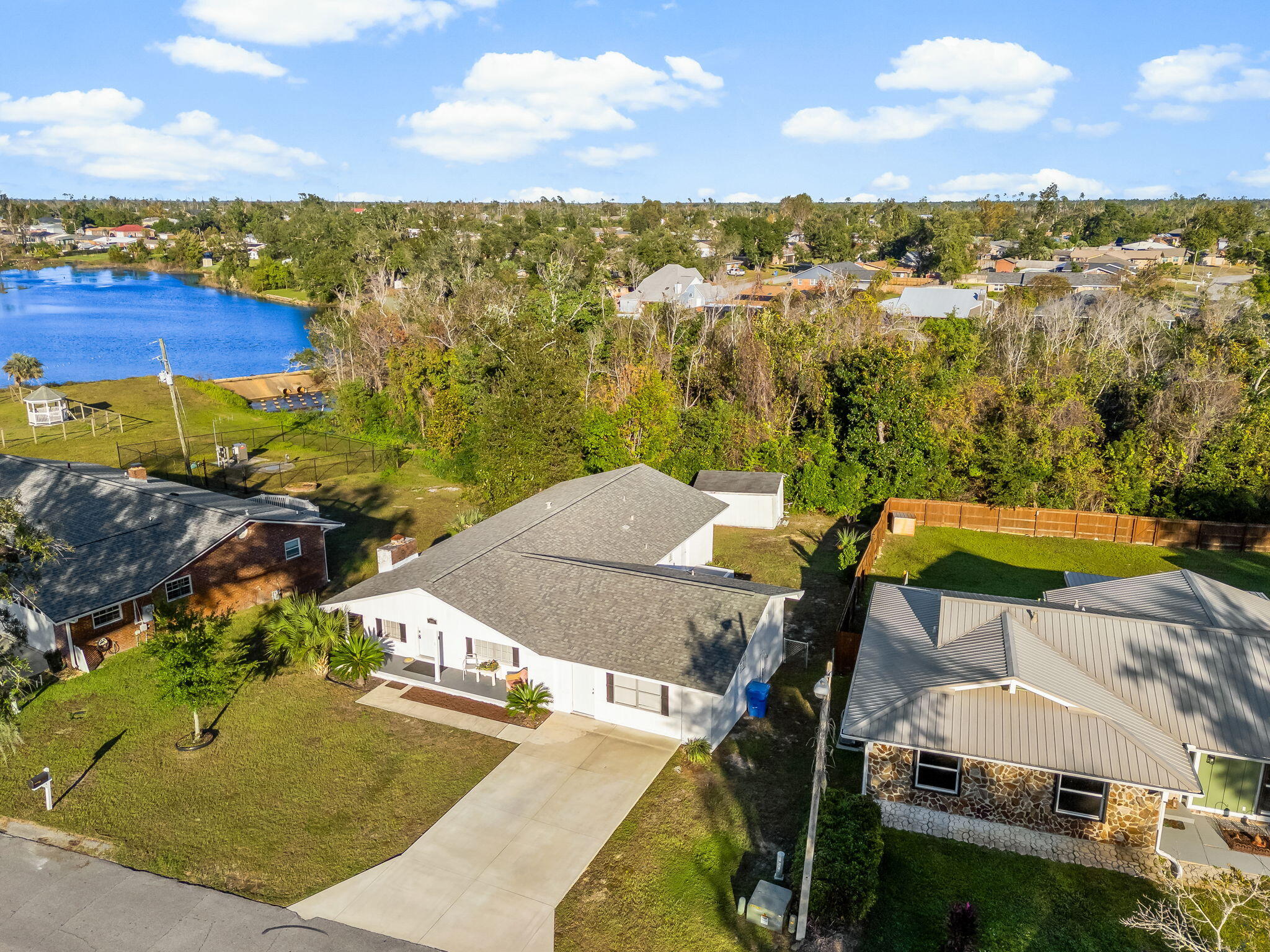 IMPERIAL OAKS - Residential