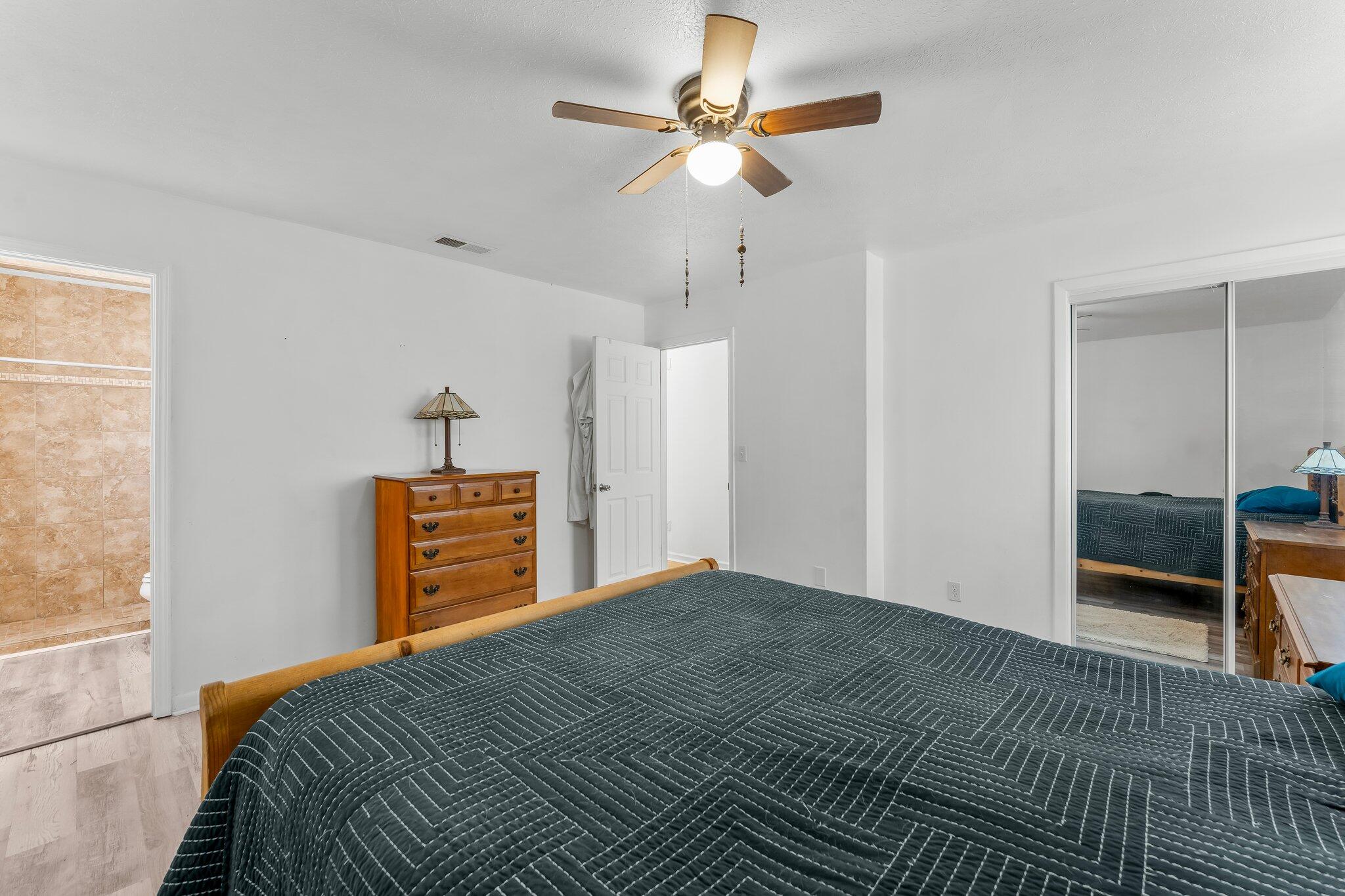 IMPERIAL OAKS - Residential