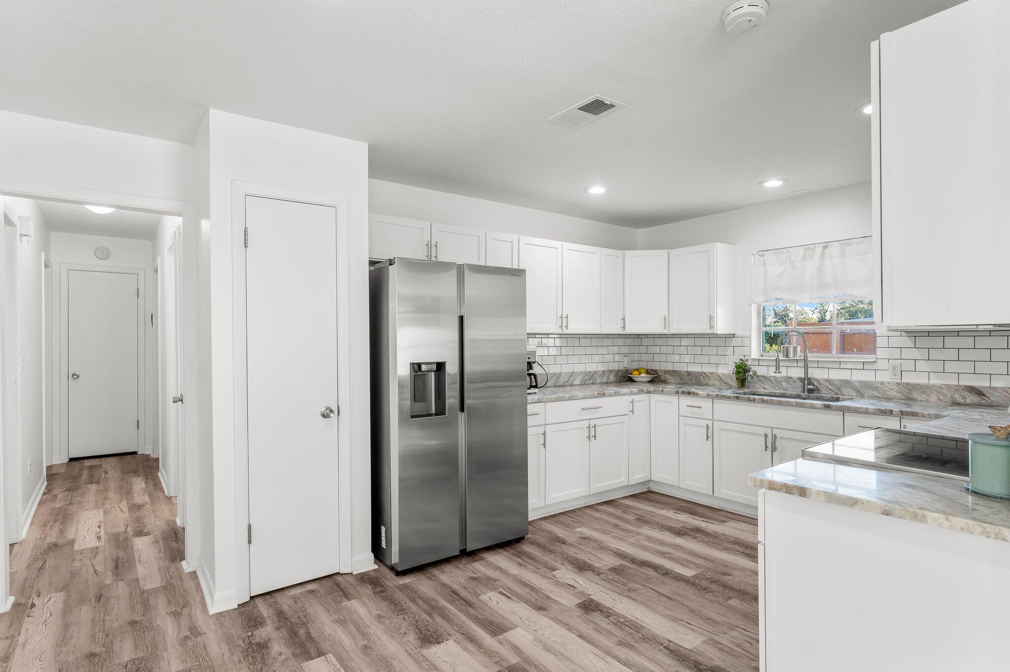 IMPERIAL OAKS - Residential