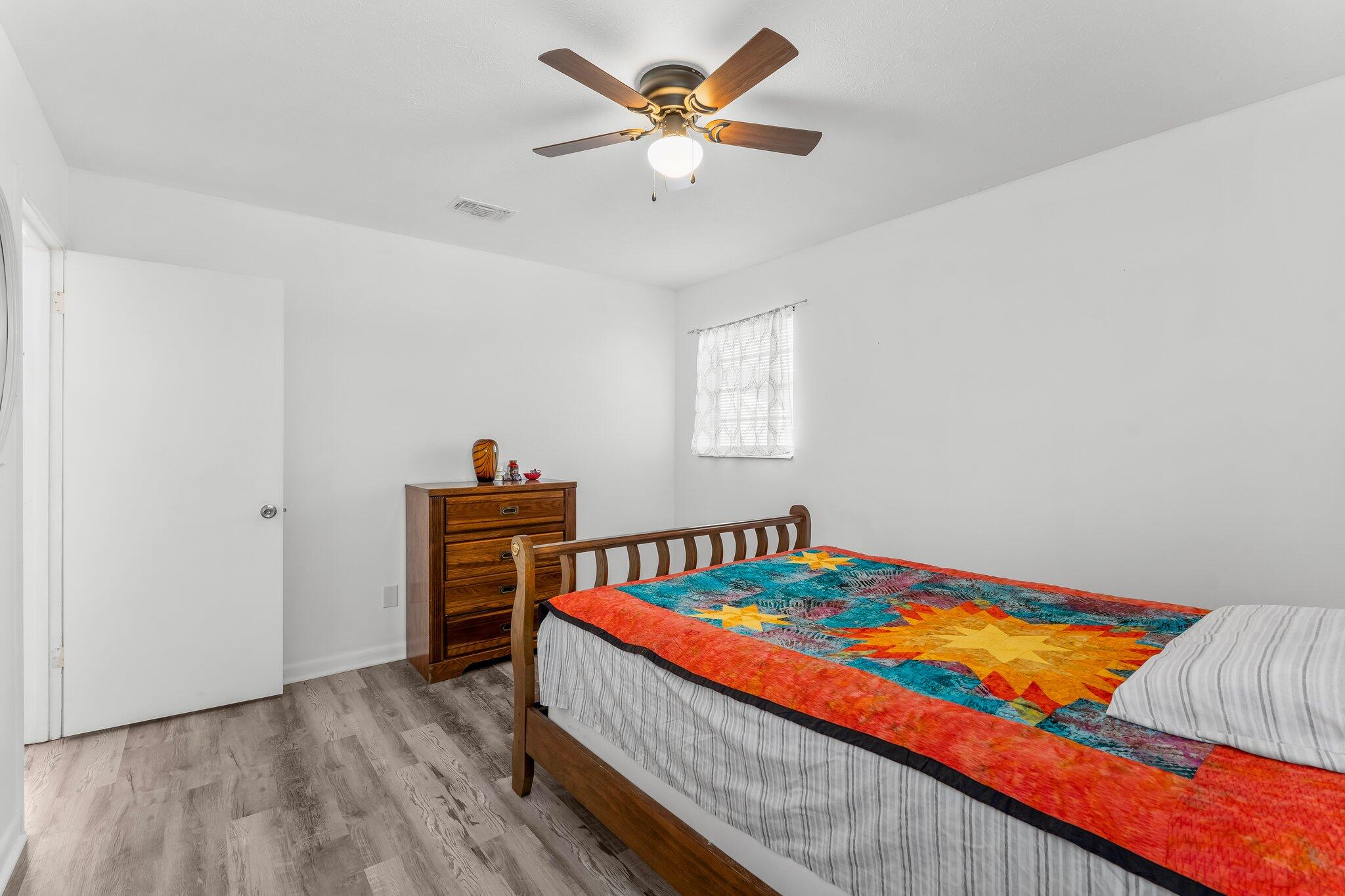 IMPERIAL OAKS - Residential