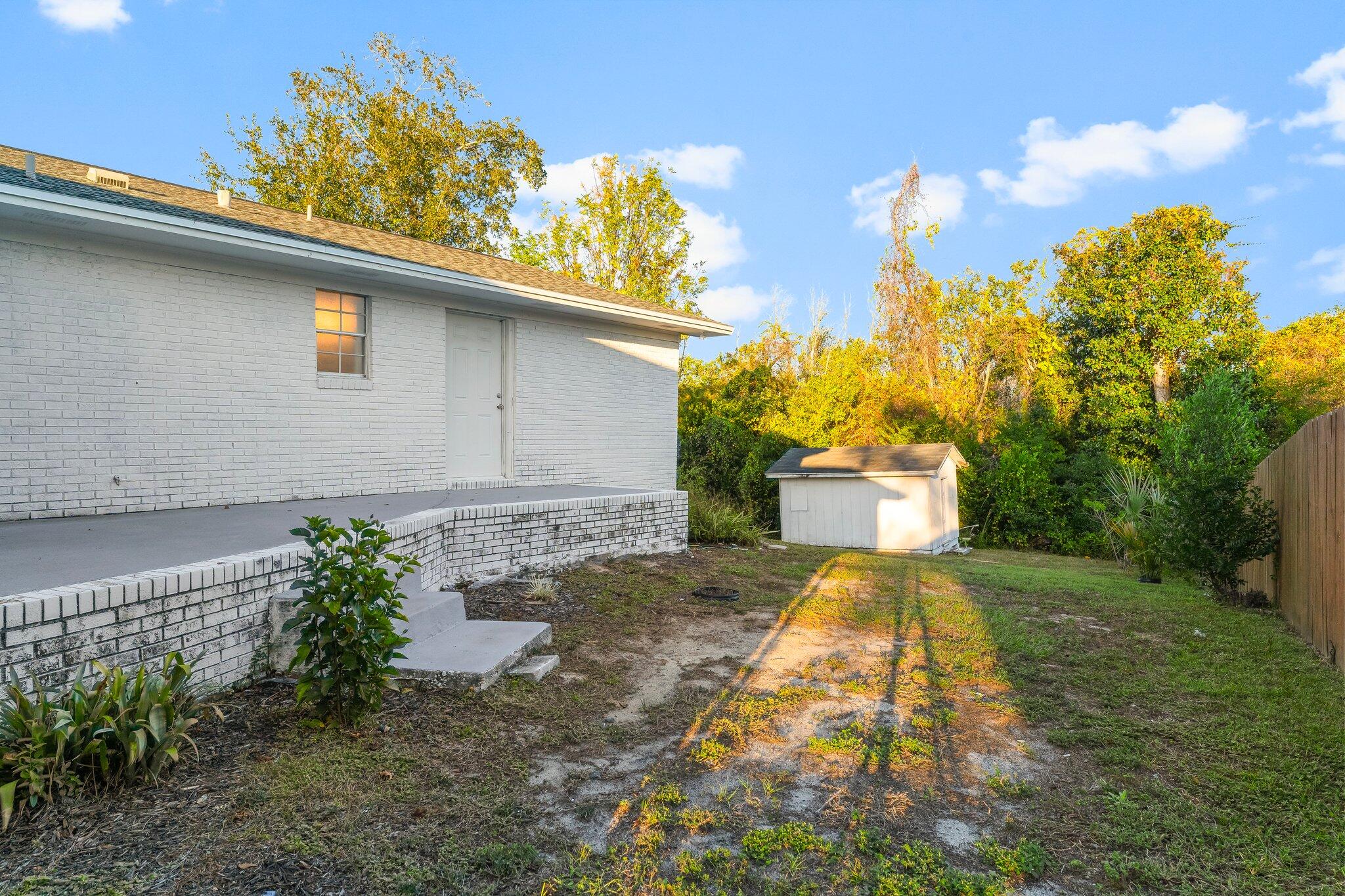 IMPERIAL OAKS - Residential