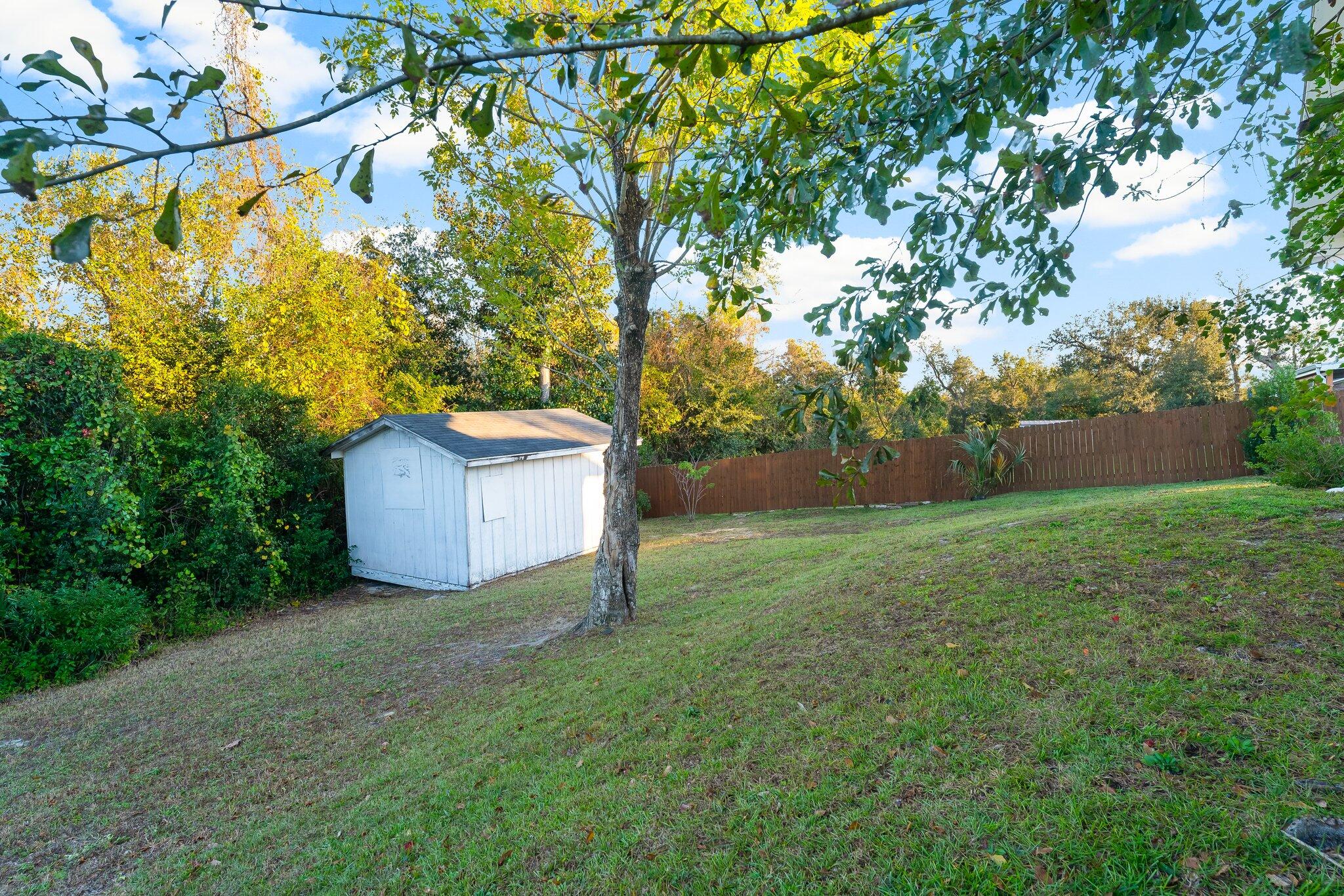 IMPERIAL OAKS - Residential