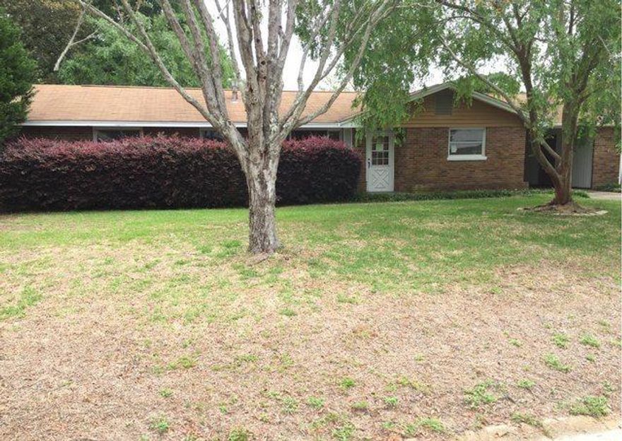 Older Home w/ Lots of Potential... 3 Bd / 2 Ba all brick home situated on corner lot. Parquet floors through out the living & dining room, tile in the kitchen, large carpet, Florida Room... Centrally located! Prior to seller receipt and approval of the full title package from foreclosure, title to the property will be conveyed by a quit claim deed. Property was built prior to 1978 and lead based paint may potentially exist.