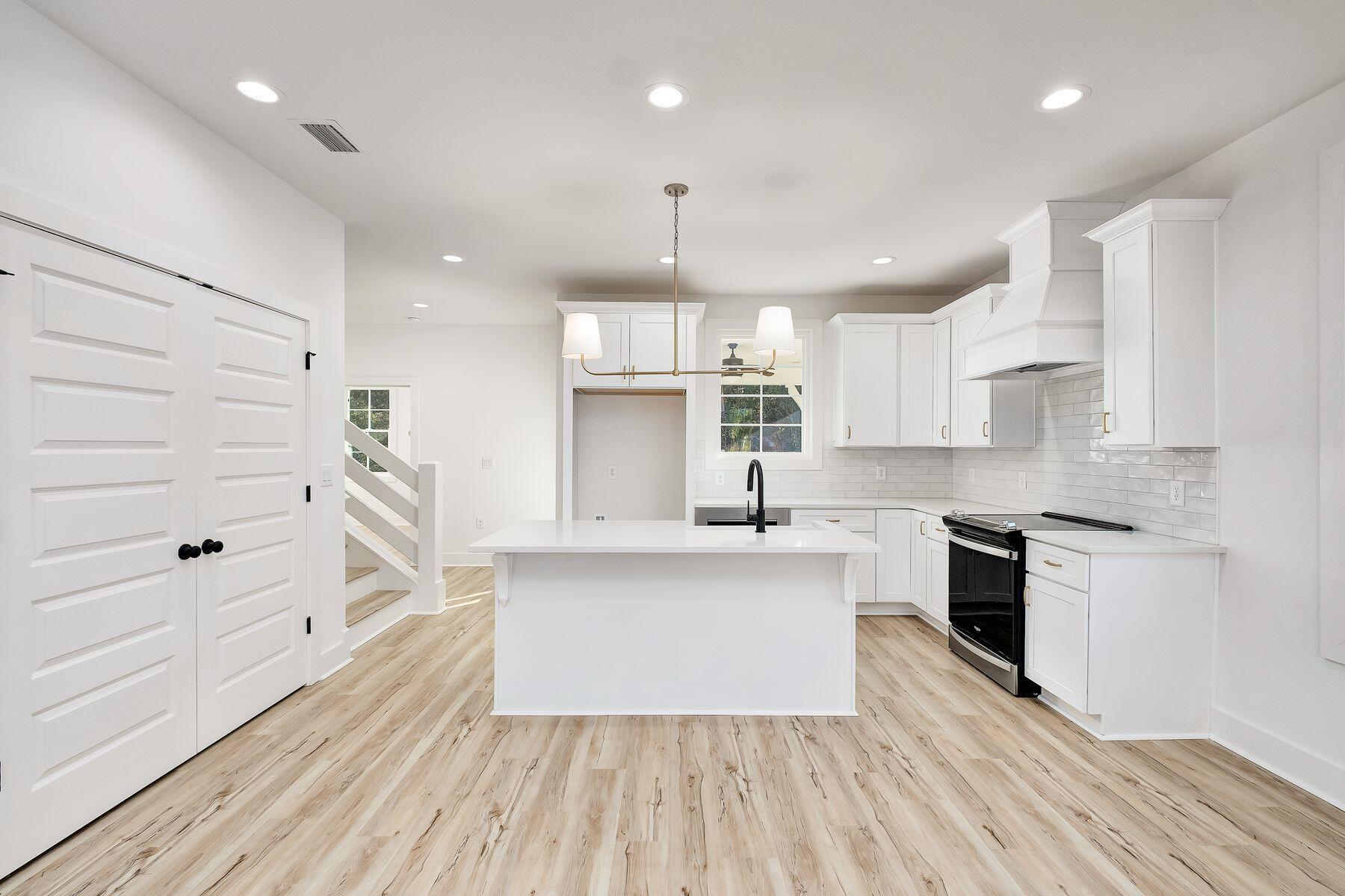LAGUNA BEACH 8TH ADDN - Residential