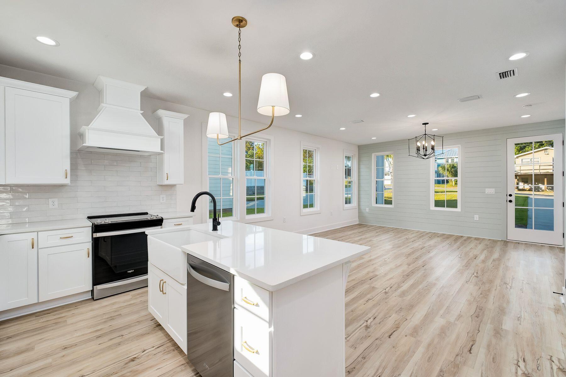 LAGUNA BEACH 8TH ADDN - Residential