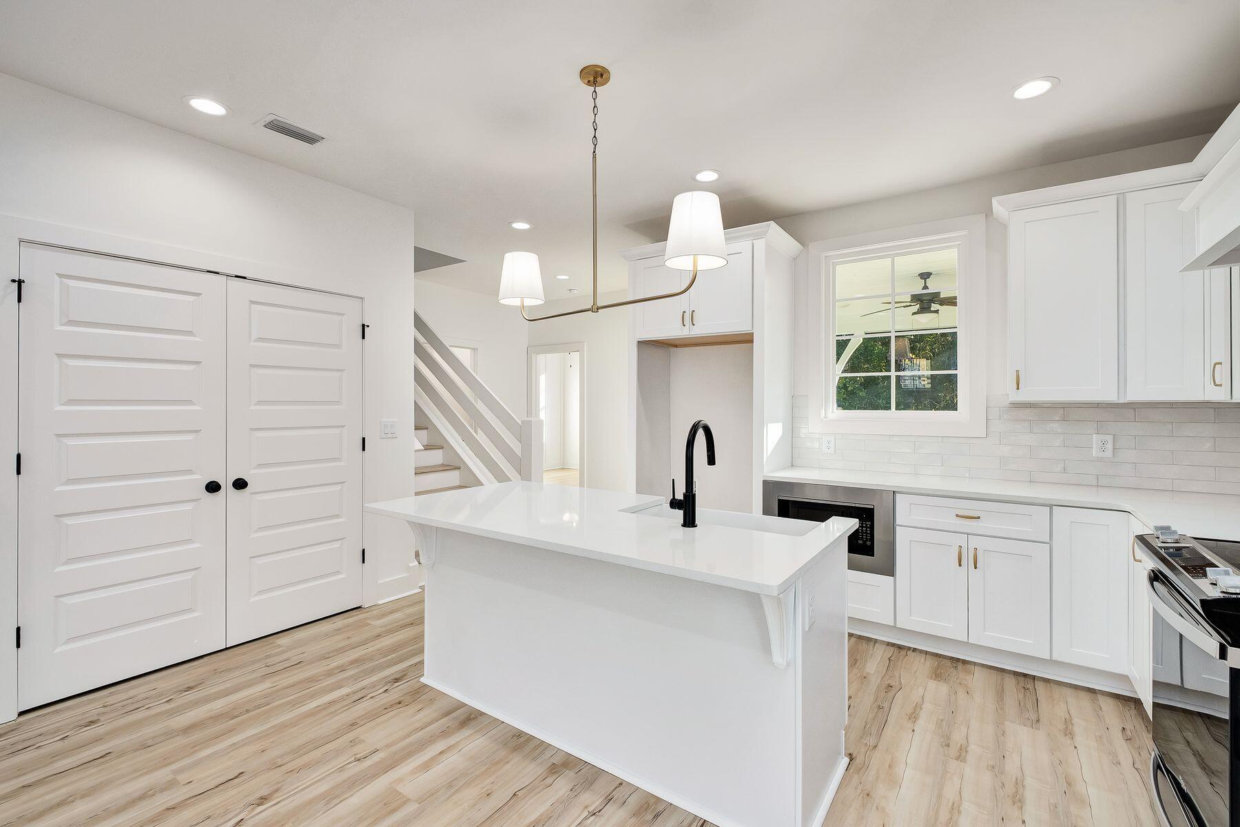 LAGUNA BEACH 8TH ADDN - Residential