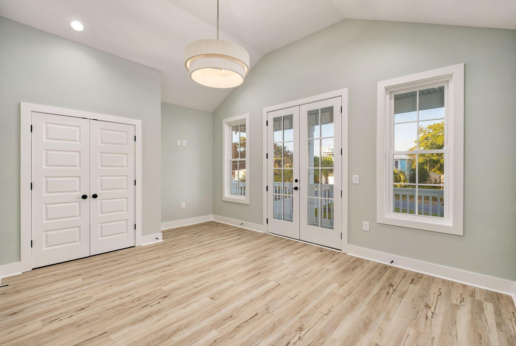 LAGUNA BEACH 8TH ADDN - Residential