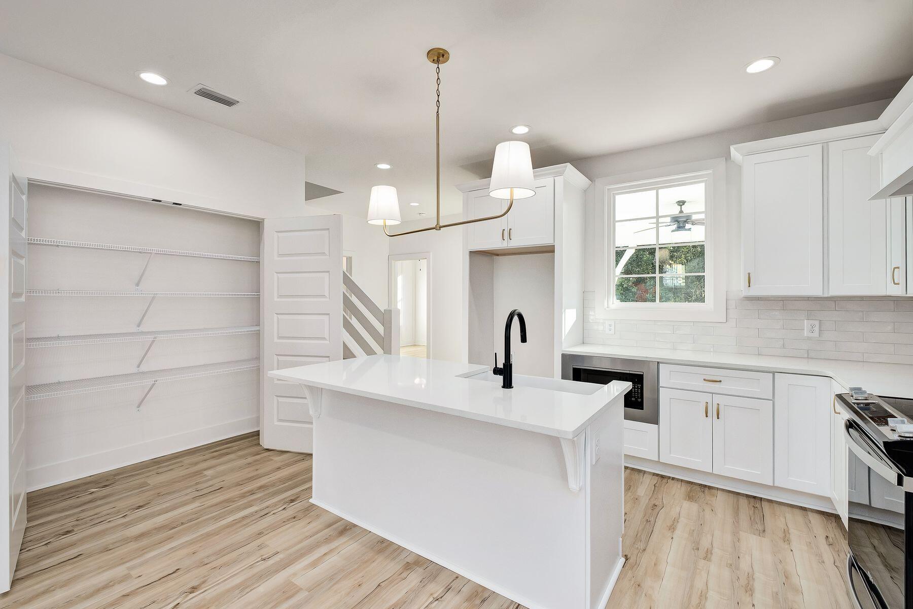 LAGUNA BEACH 8TH ADDN - Residential