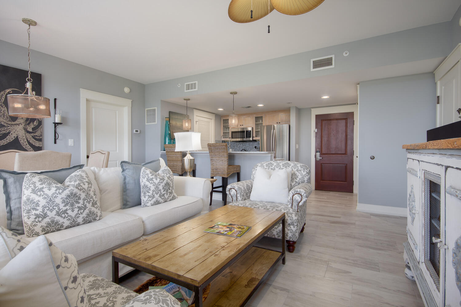 PILOT HOUSE - Residential Lease