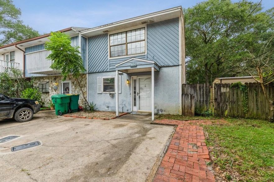 This end unit townhouse is ready for your customization. This would make a great primary residence or investment! With a little love, you can have instant equity or move right in. You will find this 2 bedroom, 2.5 bathroom offers a spacious fully fenced in back yard with a utility shed for storage. Inside the property you have a gas stove, fireplace, patio slider door, and 2 spacious bedrooms. Home does have wood rot and will not qualify for VA financing.