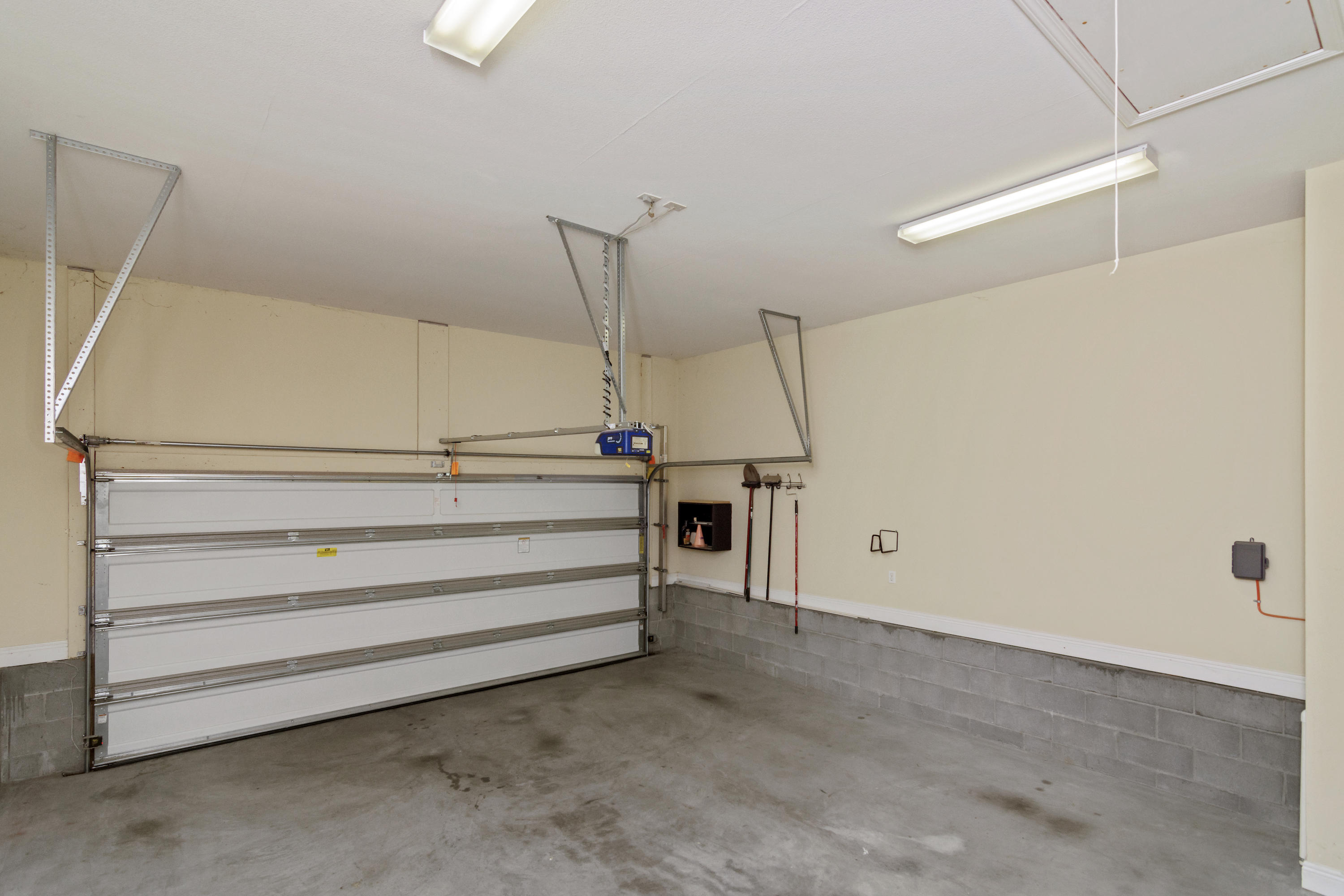 ROLLING RIDGE - Residential