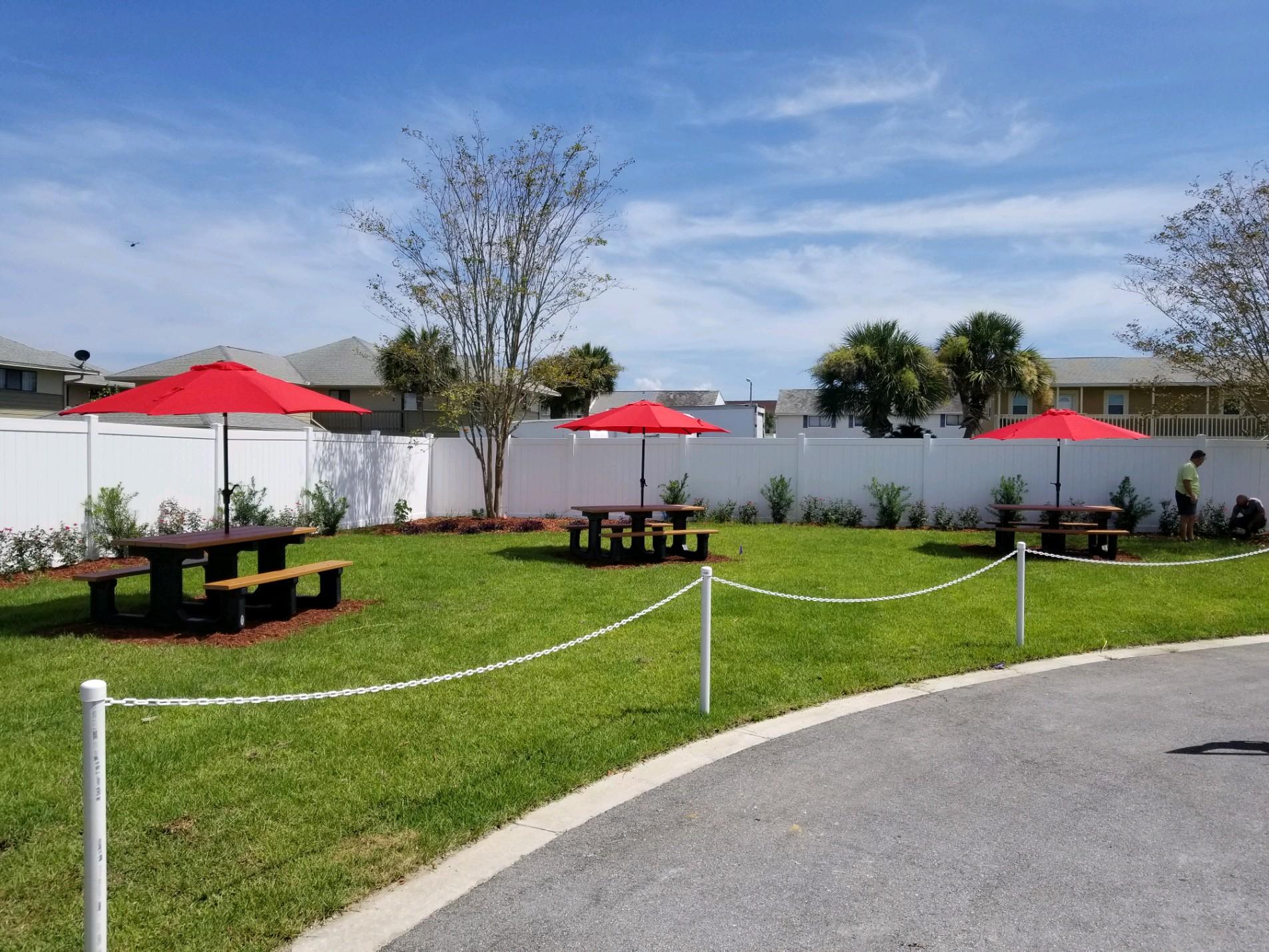 HIDDEN PALMS - Residential