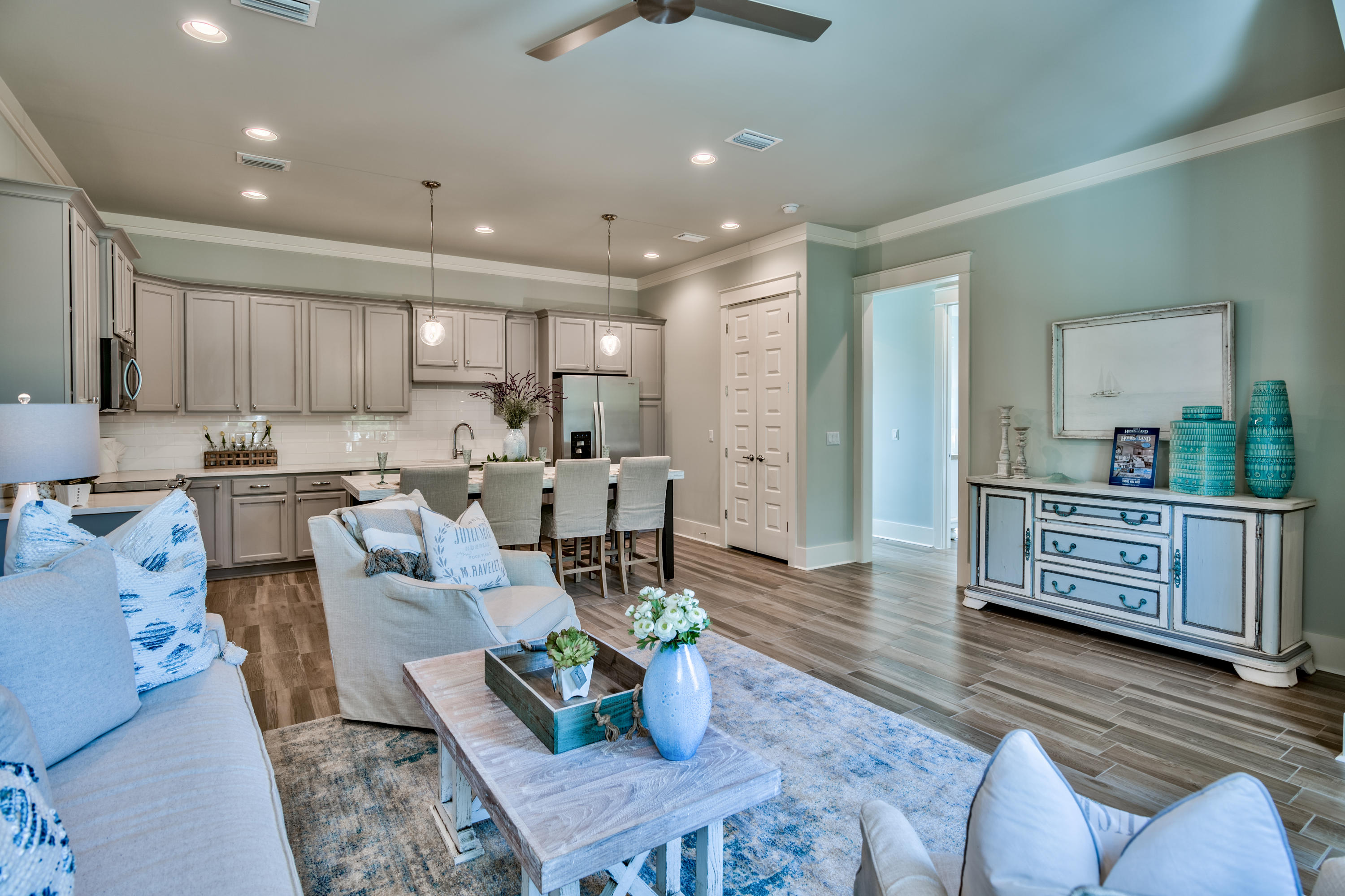 HIDDEN PALMS - Residential