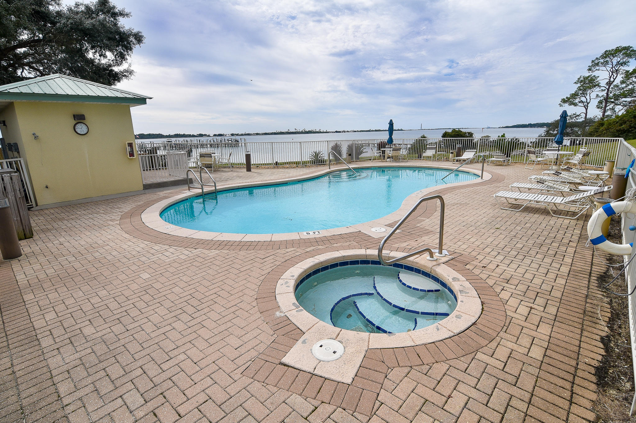 INTERCOASTAL POINTE - Residential