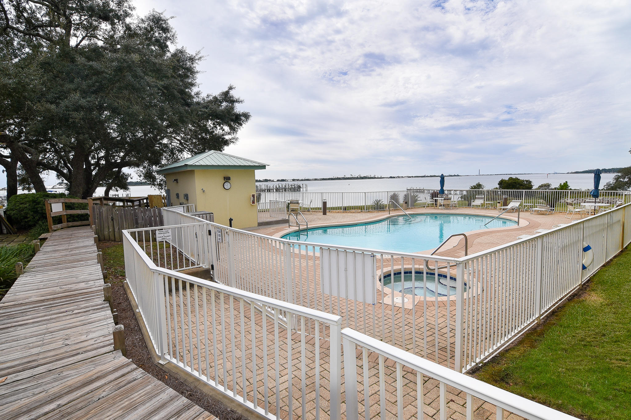 INTERCOASTAL POINTE - Residential