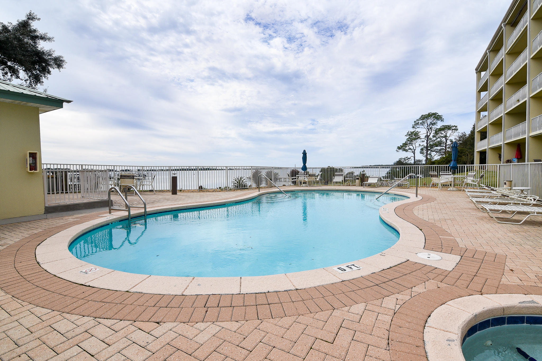 INTERCOASTAL POINTE - Residential