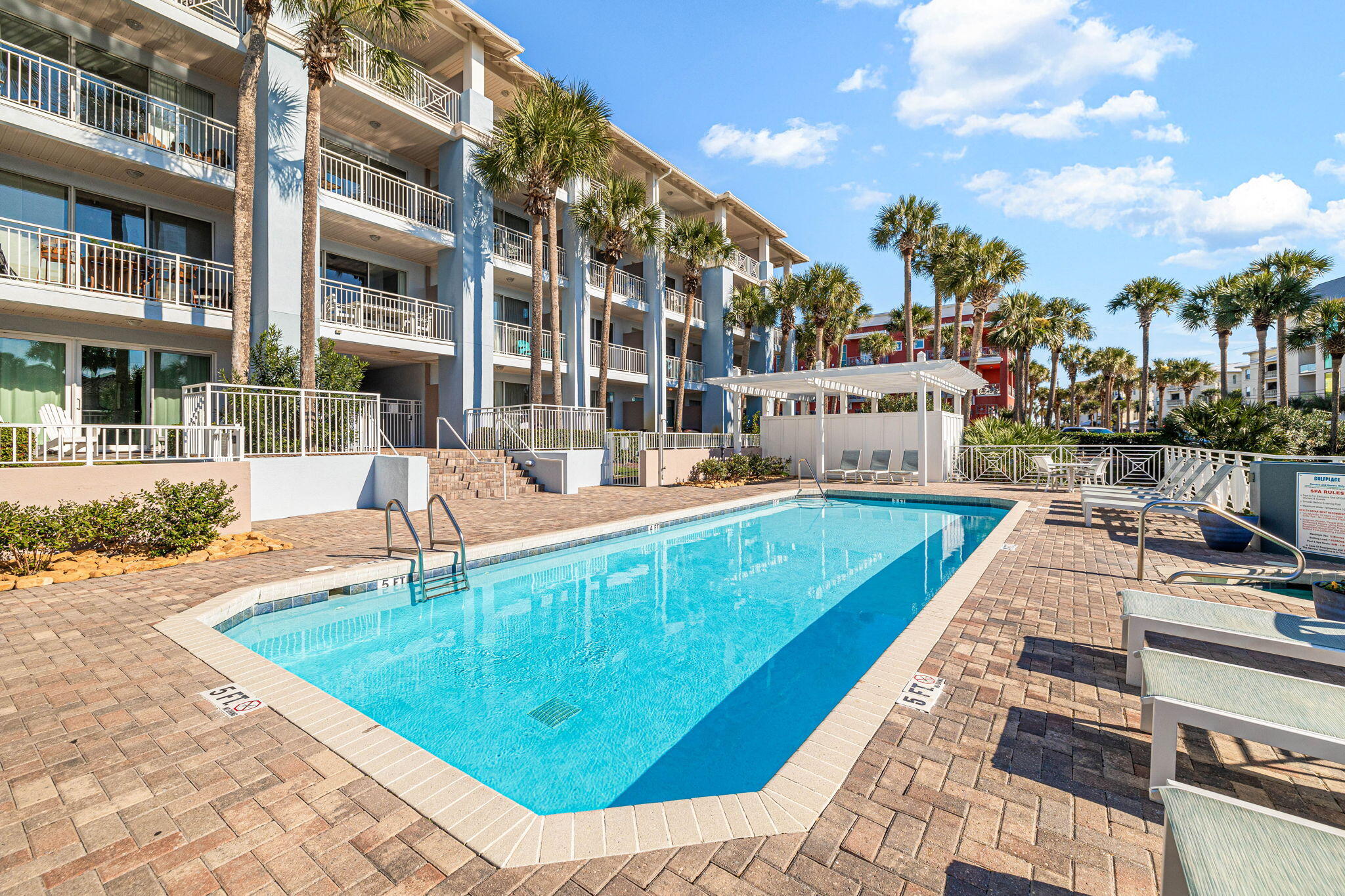 Gulf Place Six Palms - Residential