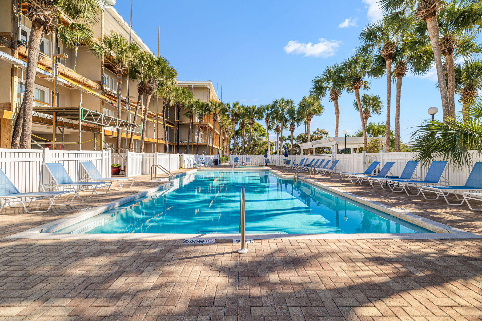 Gulf Place Six Palms - Residential