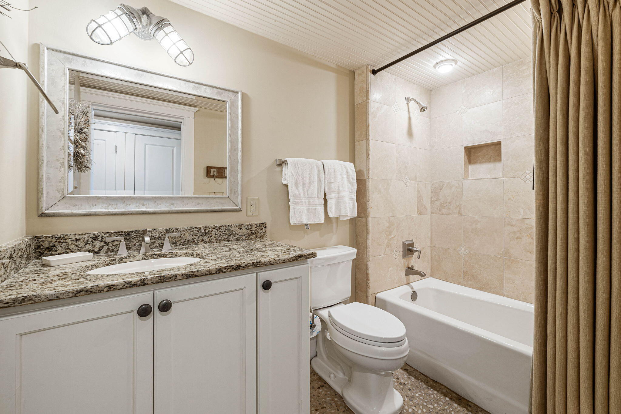 Gulf Place Six Palms - Residential