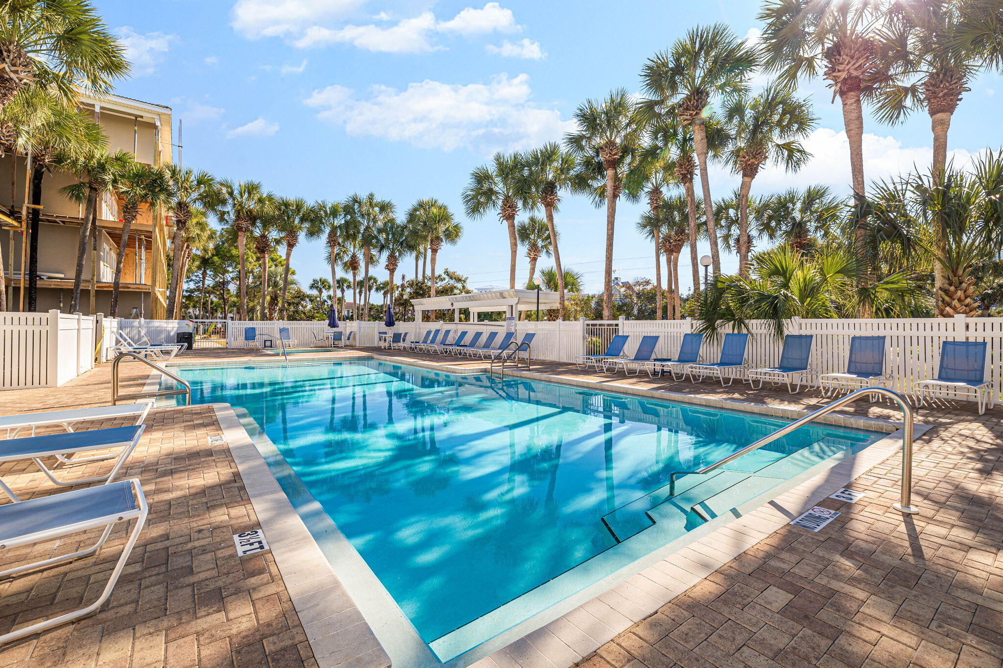 Gulf Place Six Palms - Residential