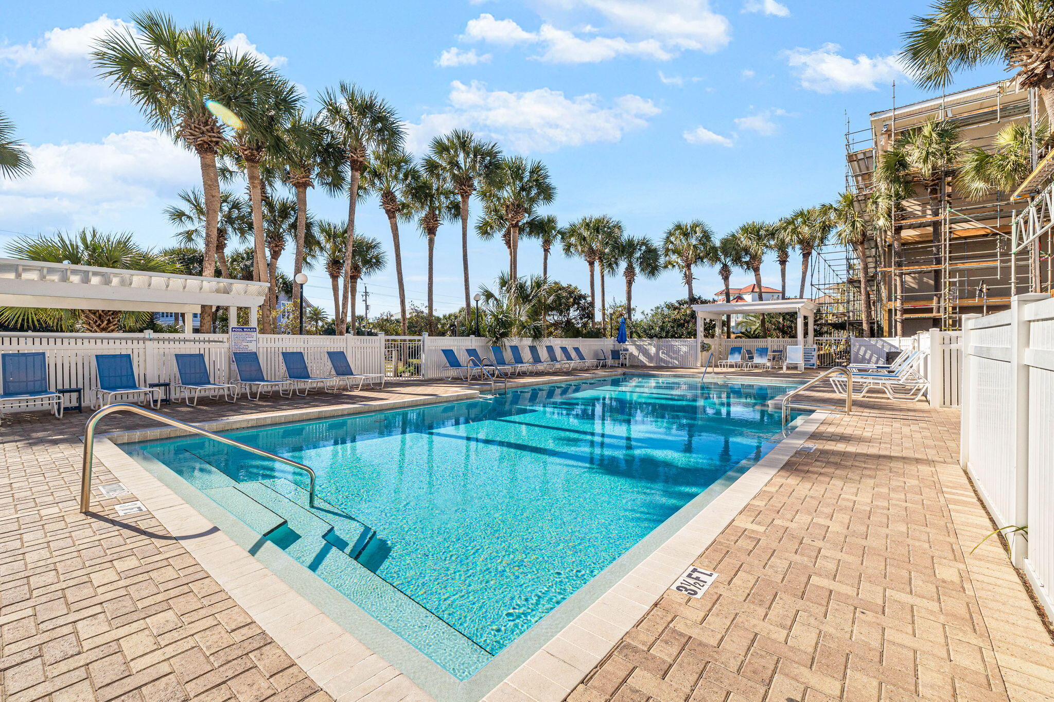 Gulf Place Six Palms - Residential
