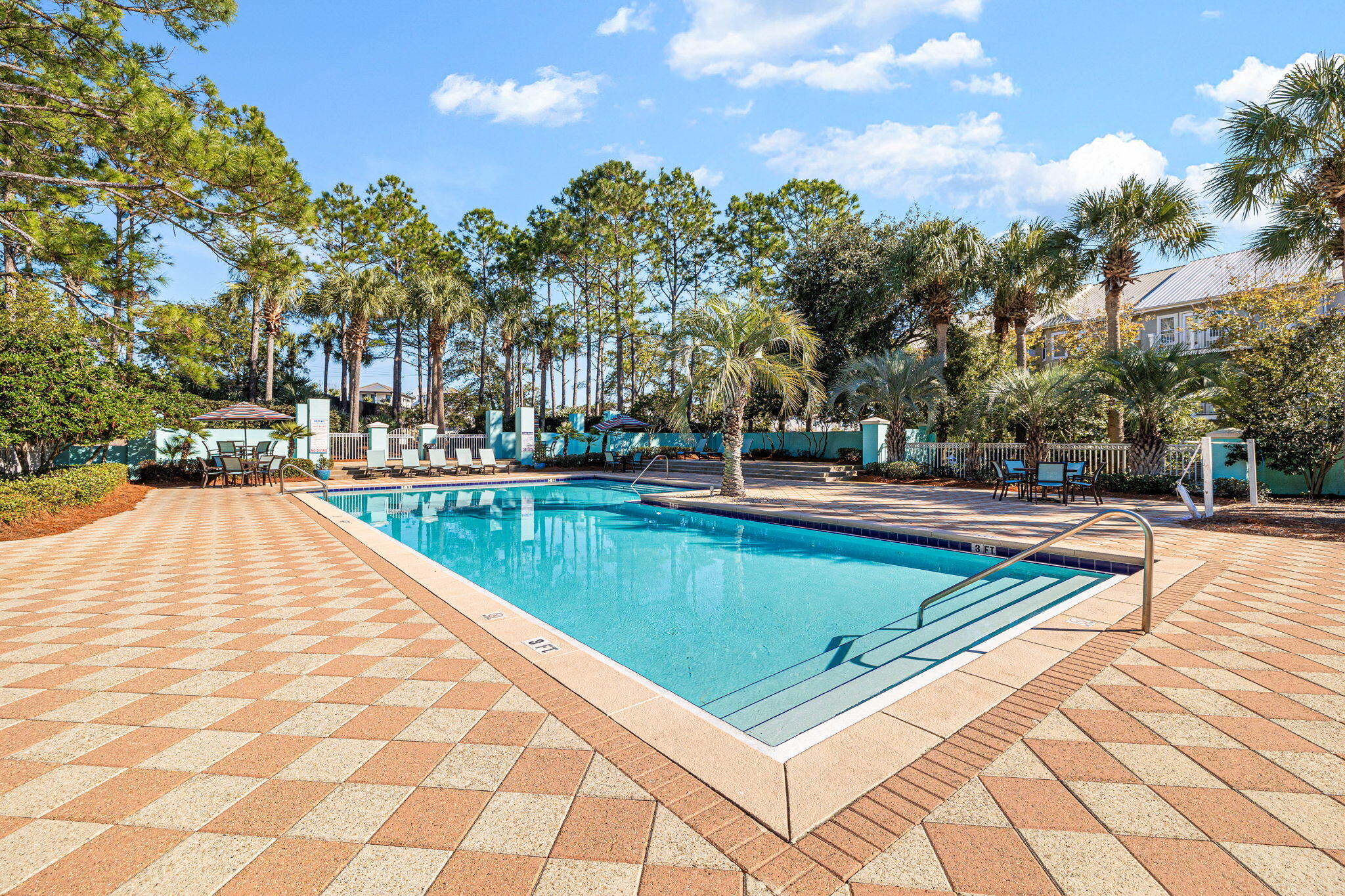 Gulf Place Six Palms - Residential