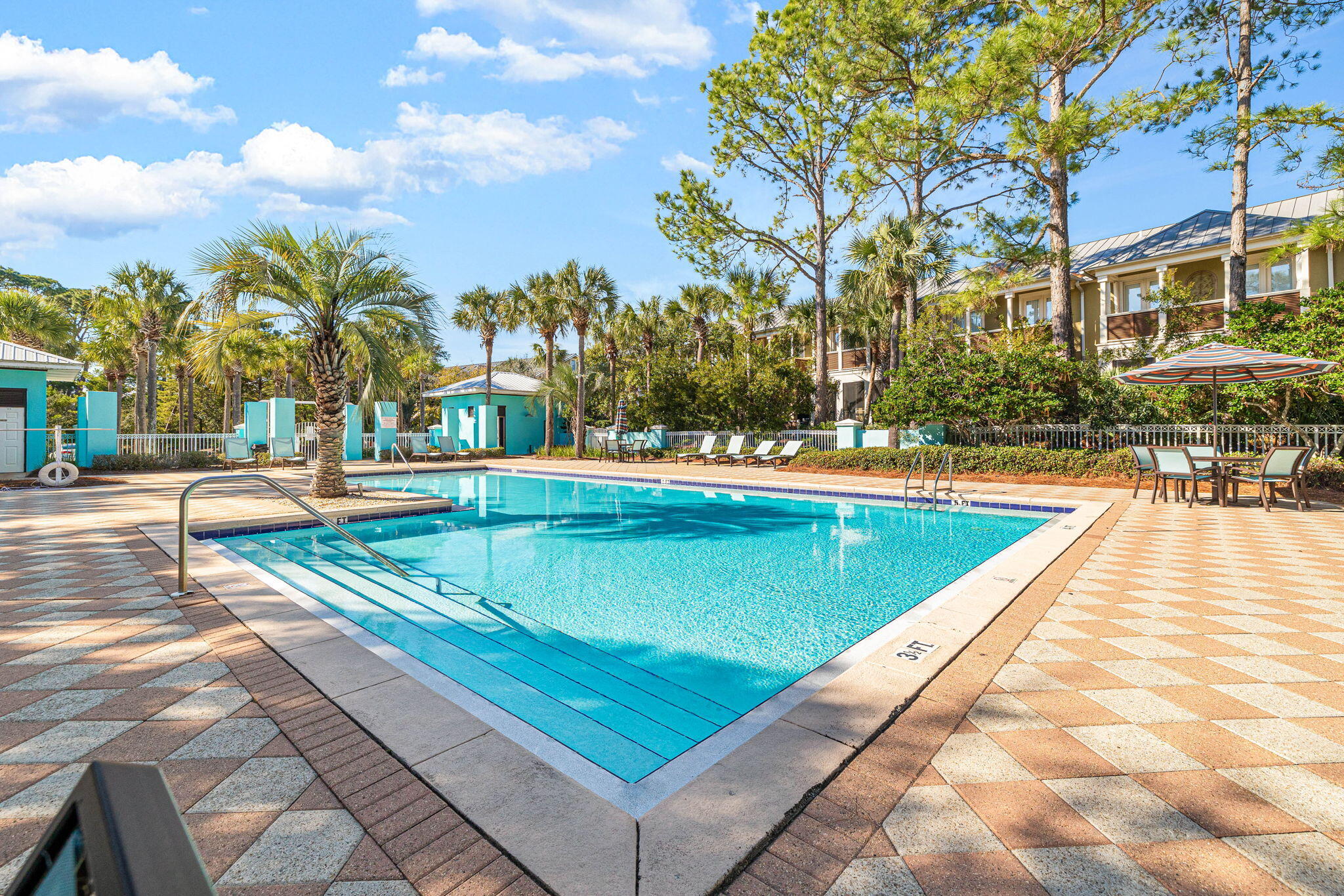 Gulf Place Six Palms - Residential