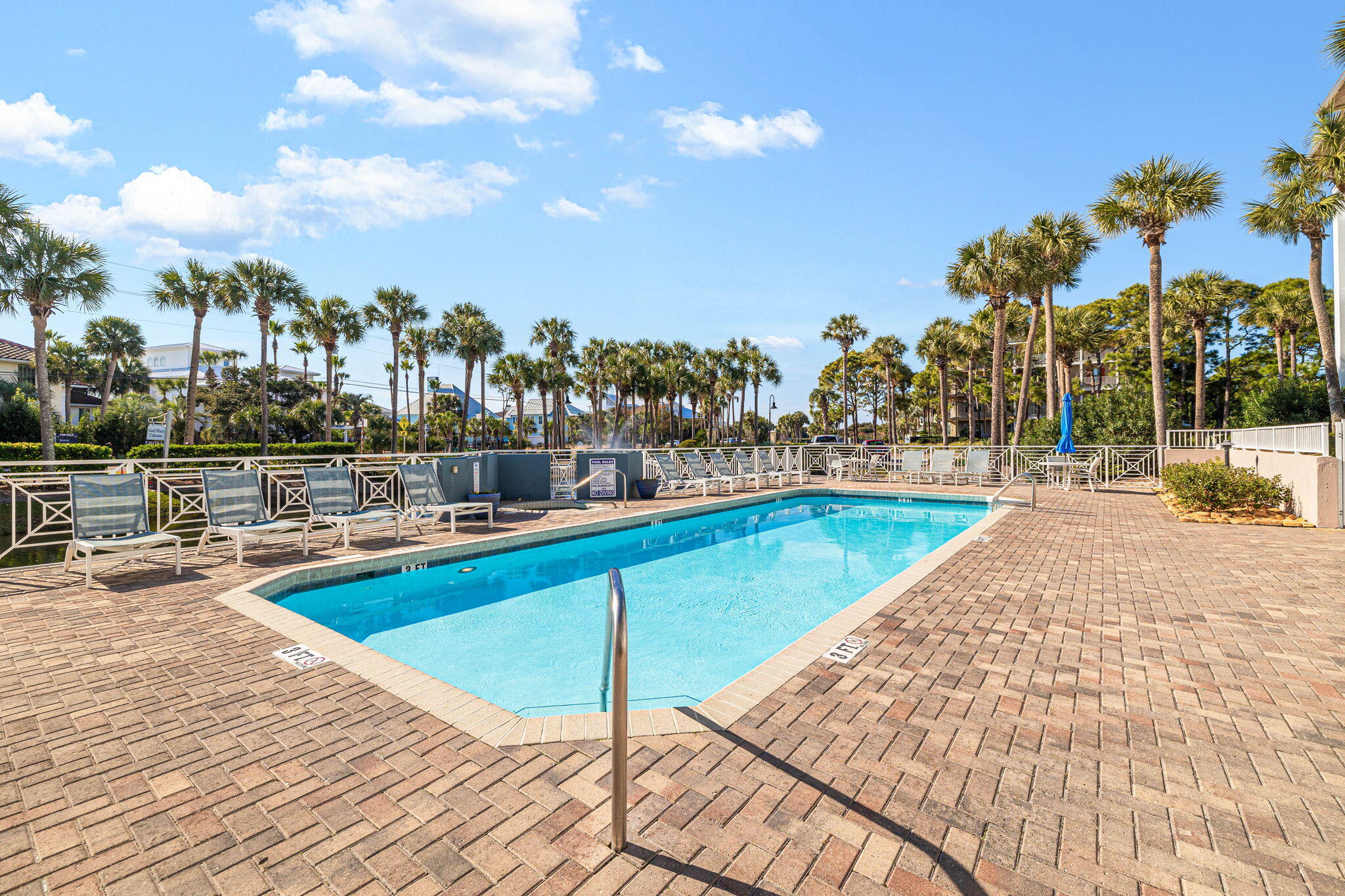 Gulf Place Six Palms - Residential