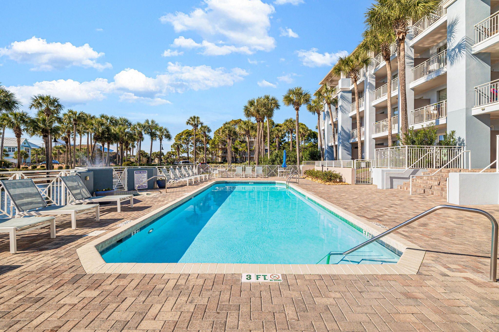 Gulf Place Six Palms - Residential