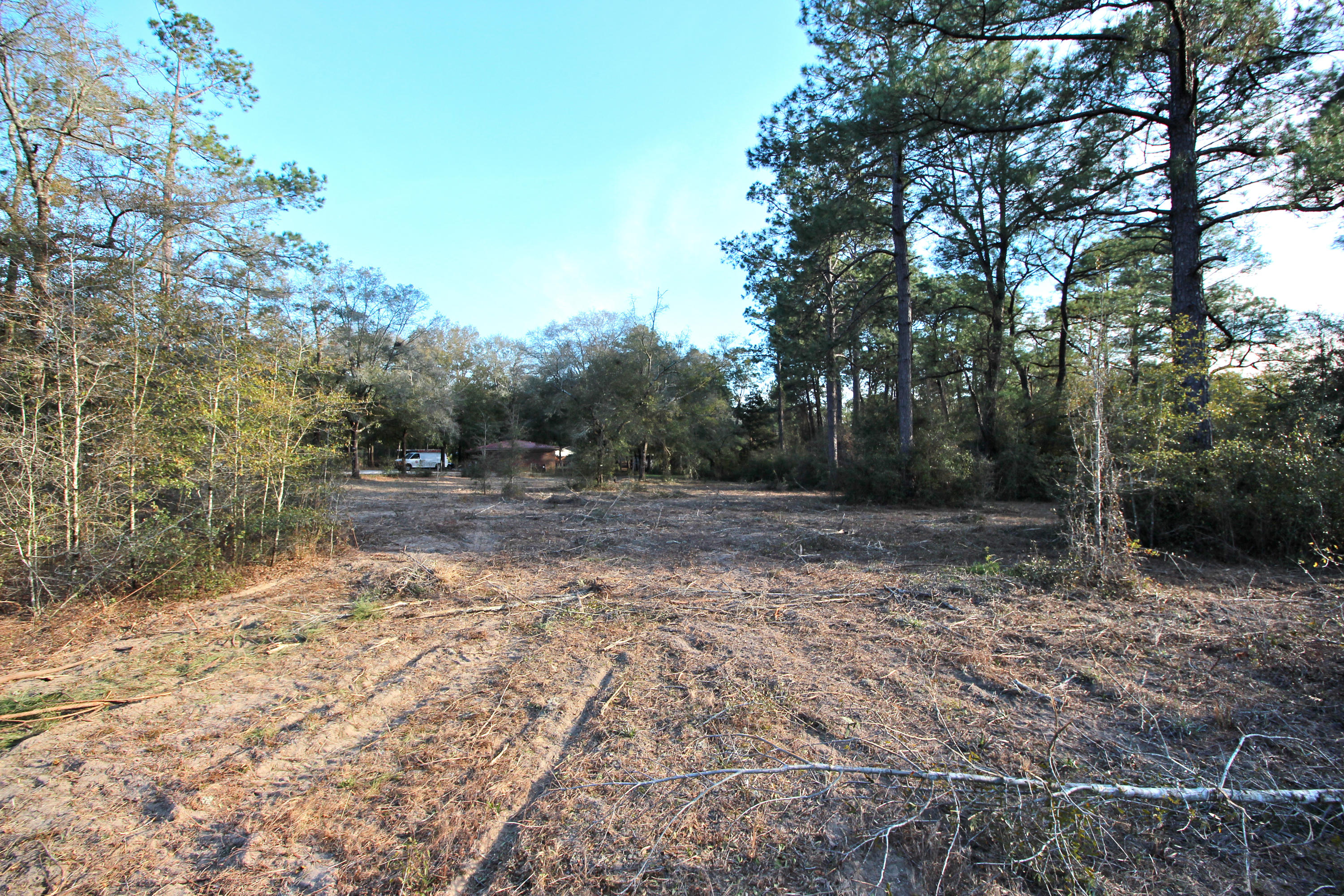 METES & BOUNDS - Land