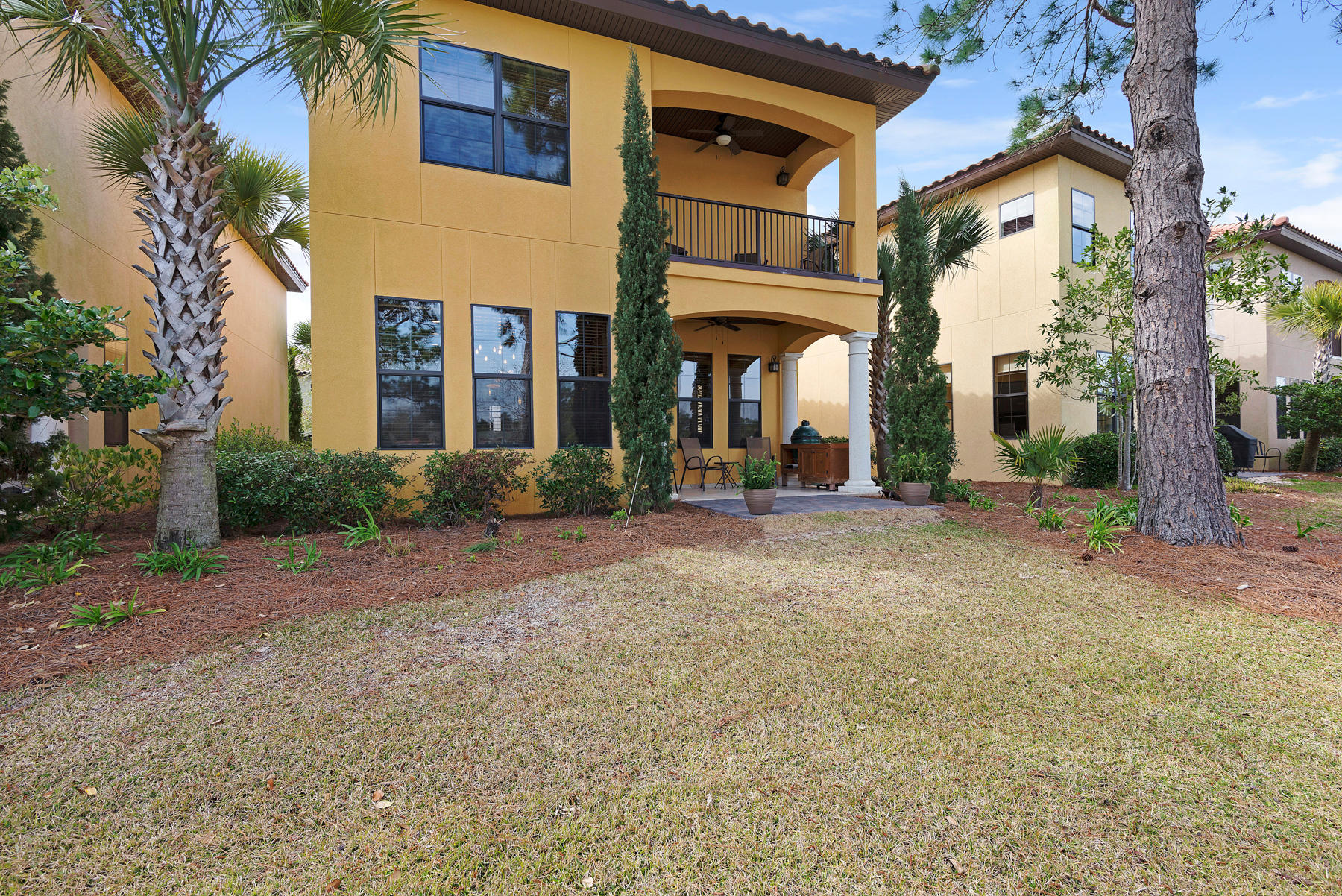 VILLA LAGO - Residential