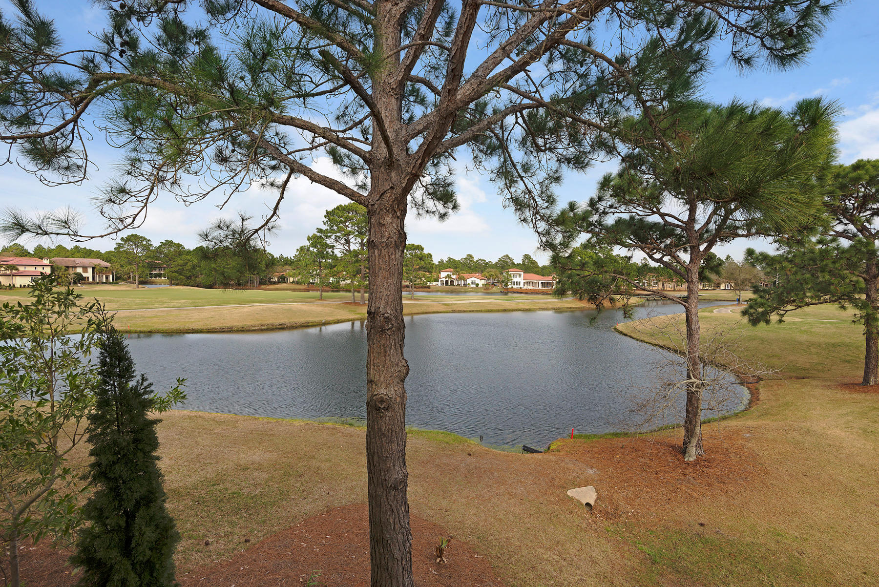 VILLA LAGO - Residential