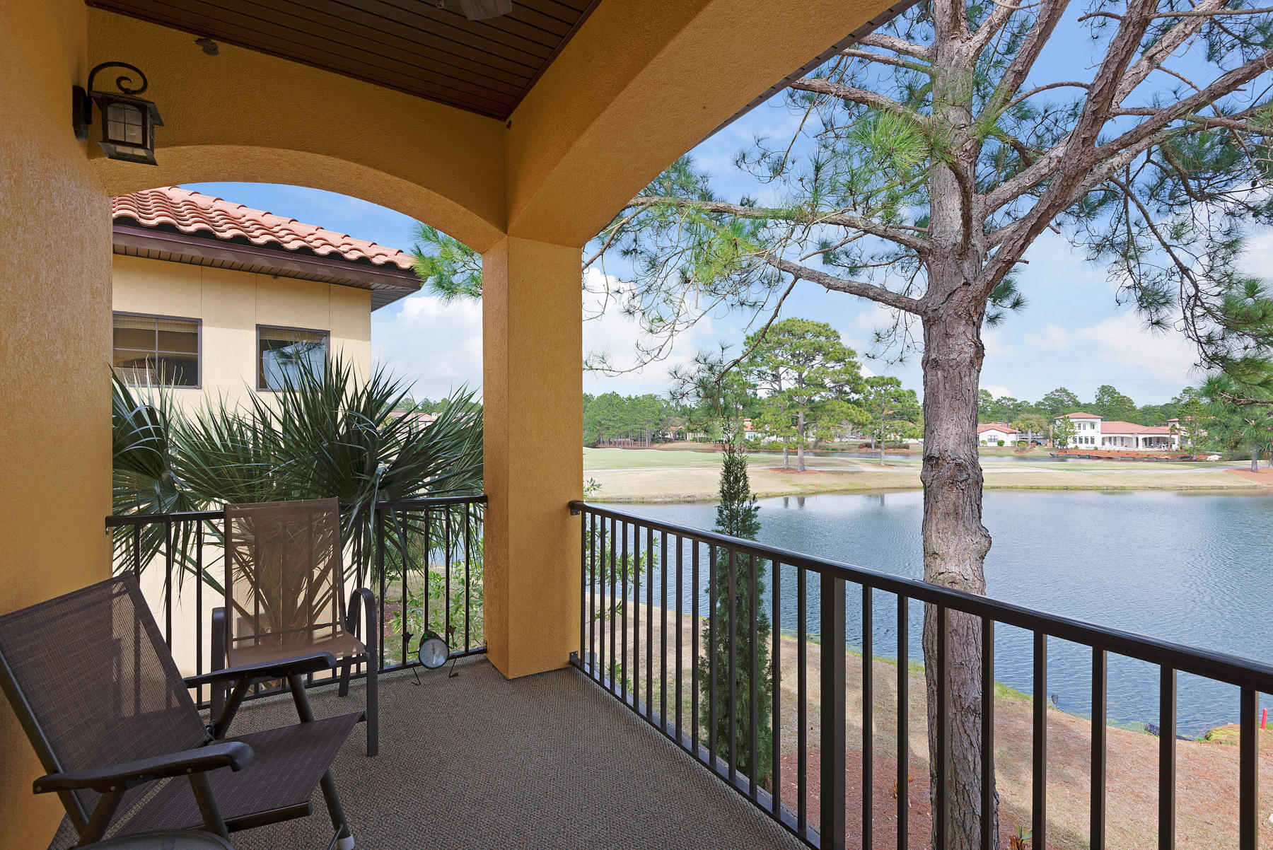 VILLA LAGO - Residential