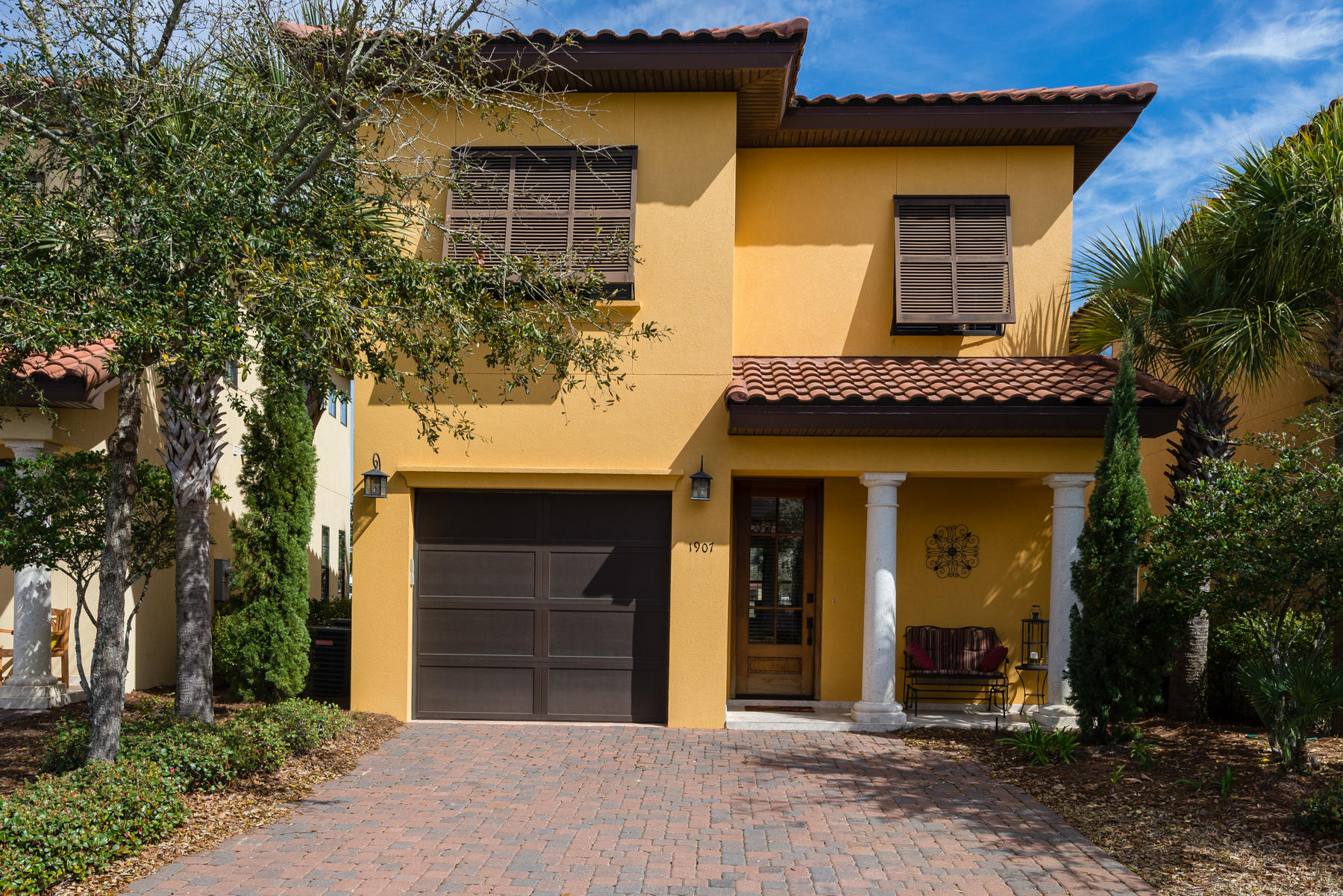 VILLA LAGO - Residential