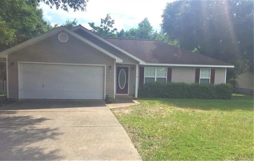 3BD/2BA home located in desirable Winding Creek Estates. Features include custom oak cabinets, side by side fridge, smooth-top-self-cleaning stove, cathedral ceiling in great room, split bedroom plan, and a whirlpool tub in master bath. This all electric home also offers a double car garage!!