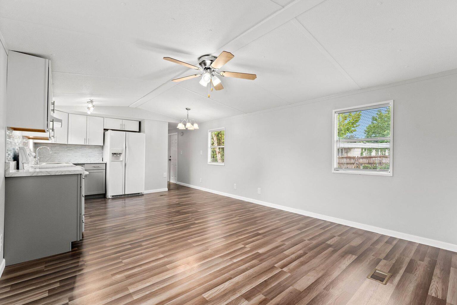 NORTH LAGOON OAKS - Residential
