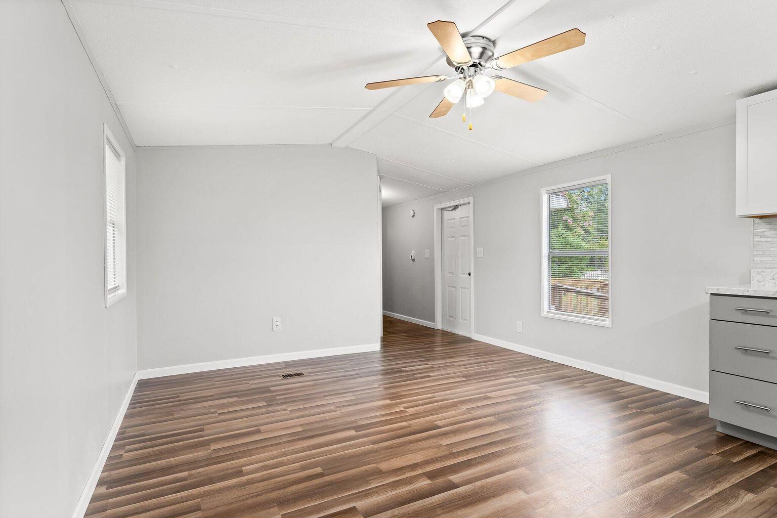 NORTH LAGOON OAKS - Residential