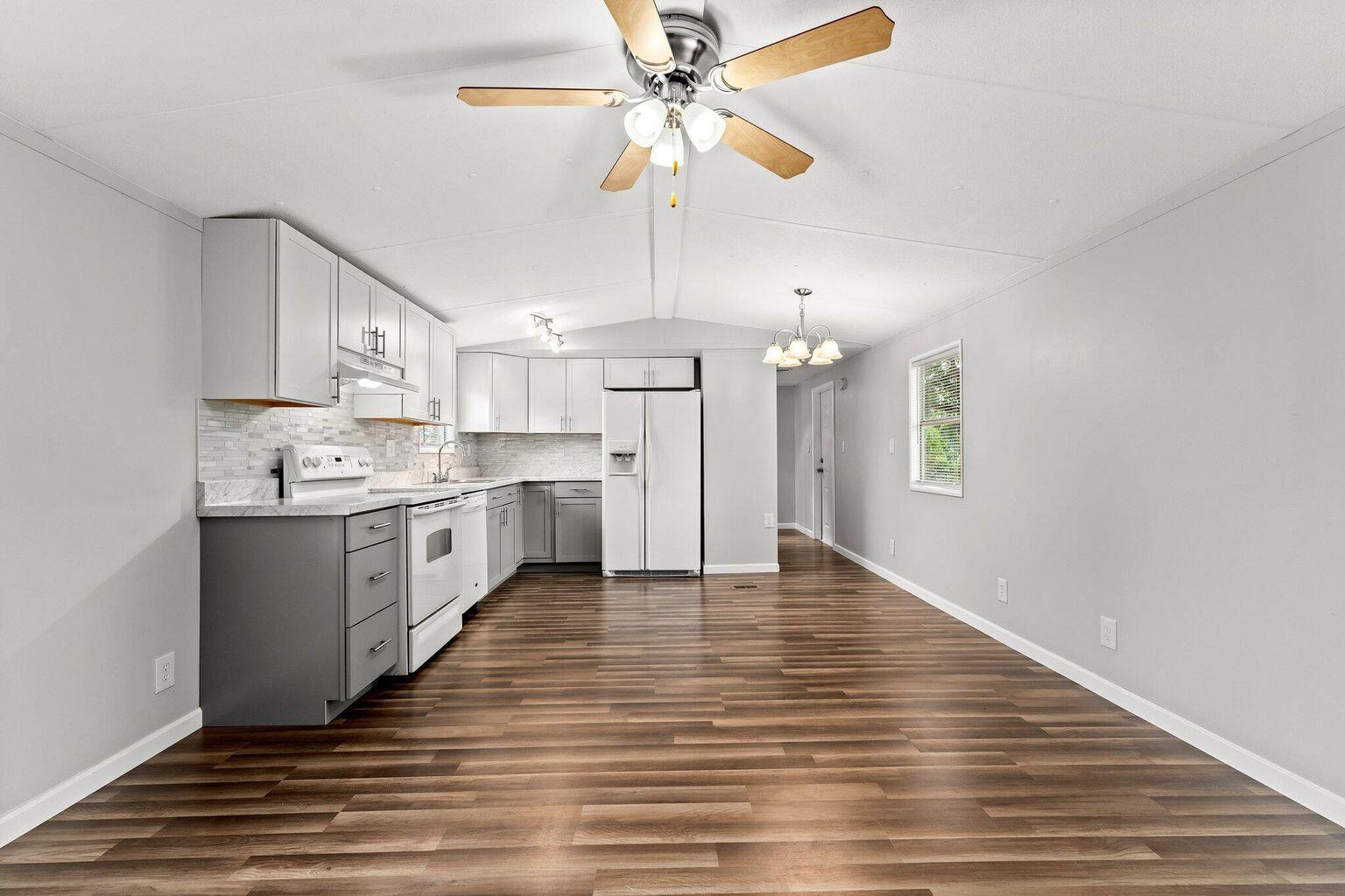 NORTH LAGOON OAKS - Residential